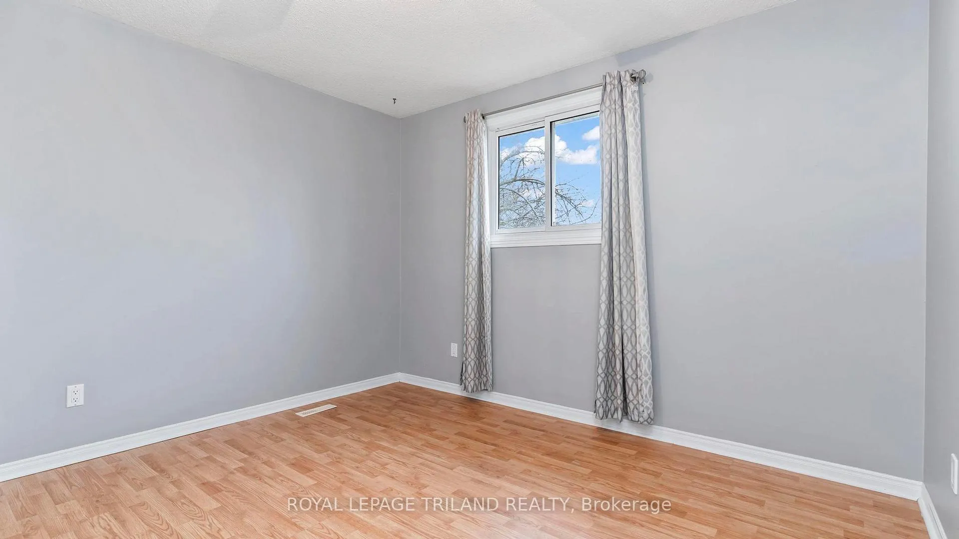 Photo 19 of 32 Glenroy Road, London, South T — HOMEH