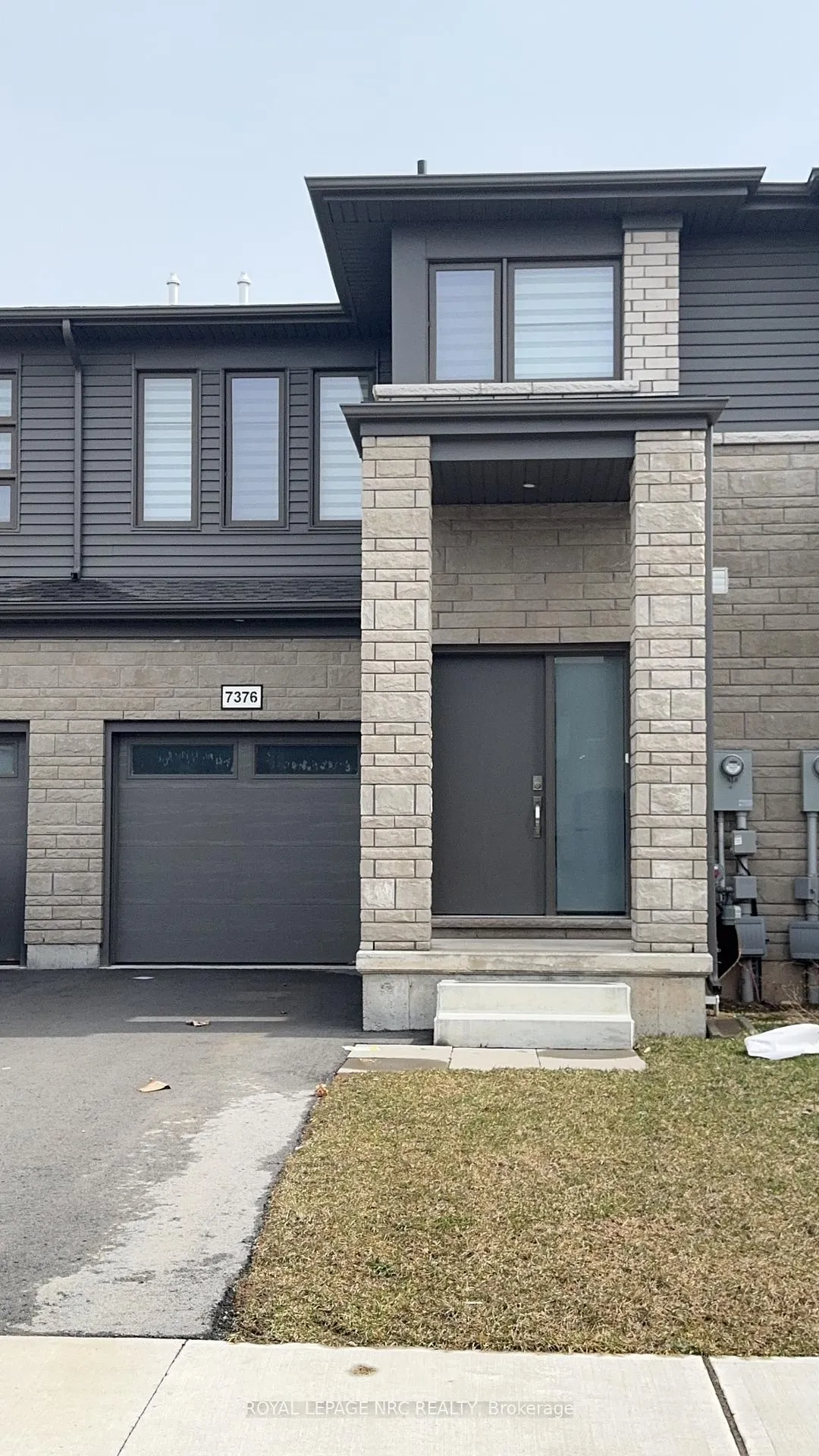 Photo 1 of 7376 Marvel Drive, Niagara Falls, Brown — HOMEH