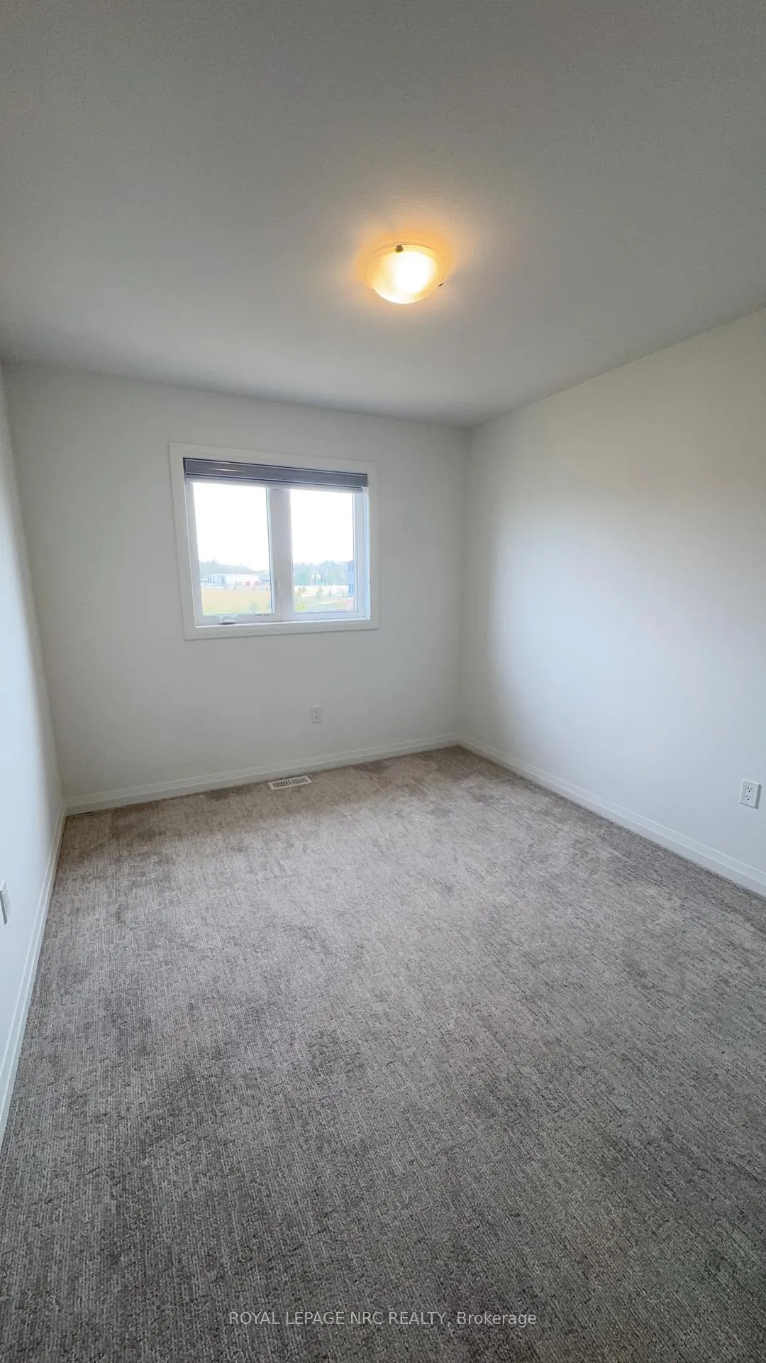 Photo 13 of 7376 Marvel Drive, Niagara Falls, Brown — HOMEH