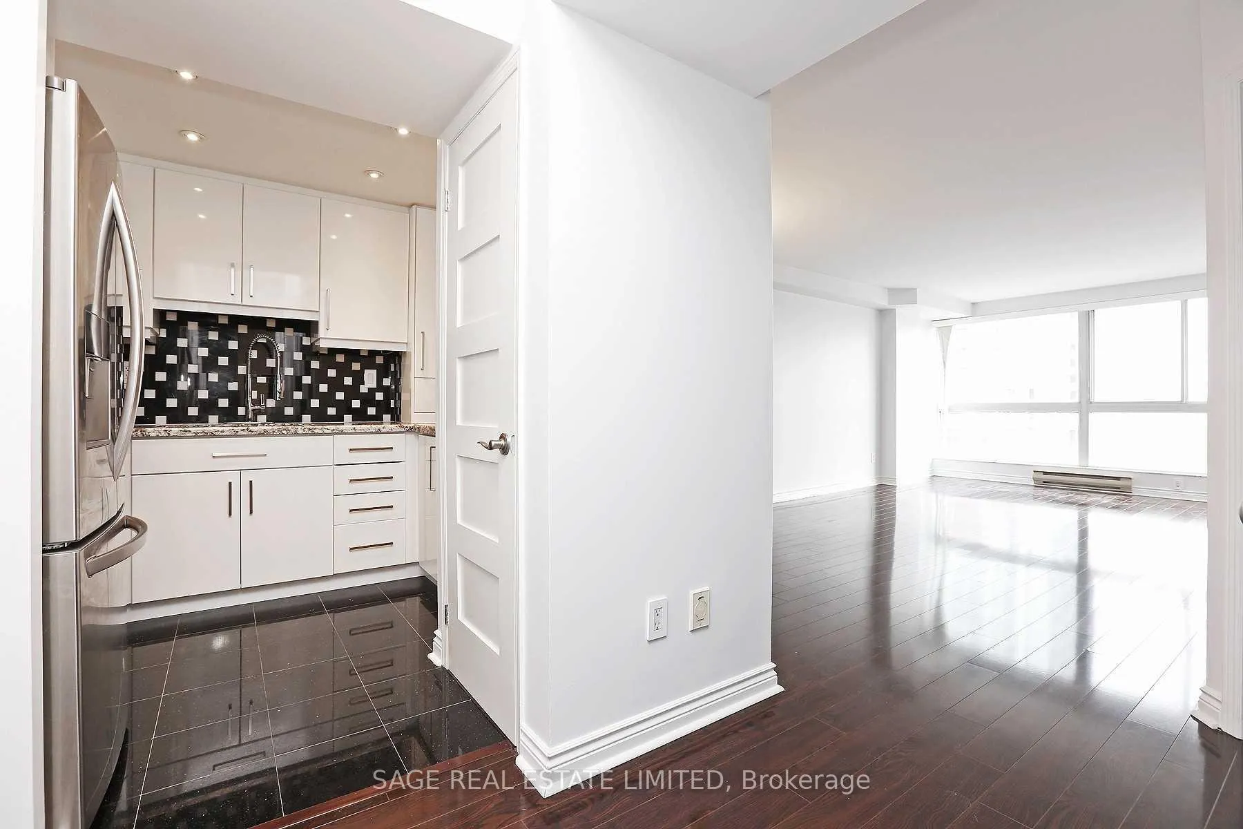 Front of Unit 705, 7 Broadway Avenue