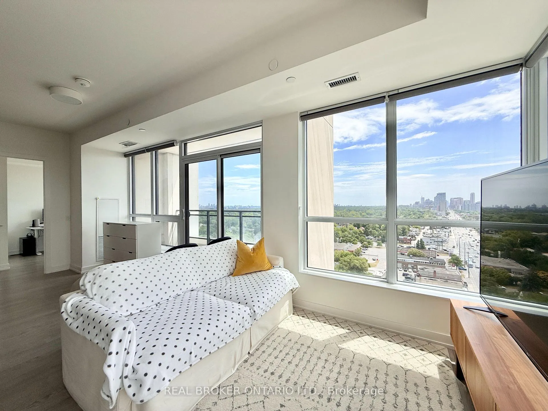 Photo 3 of Unit 1608, 1 Grandview Avenue, Markham, Thornhill — HOMEH
