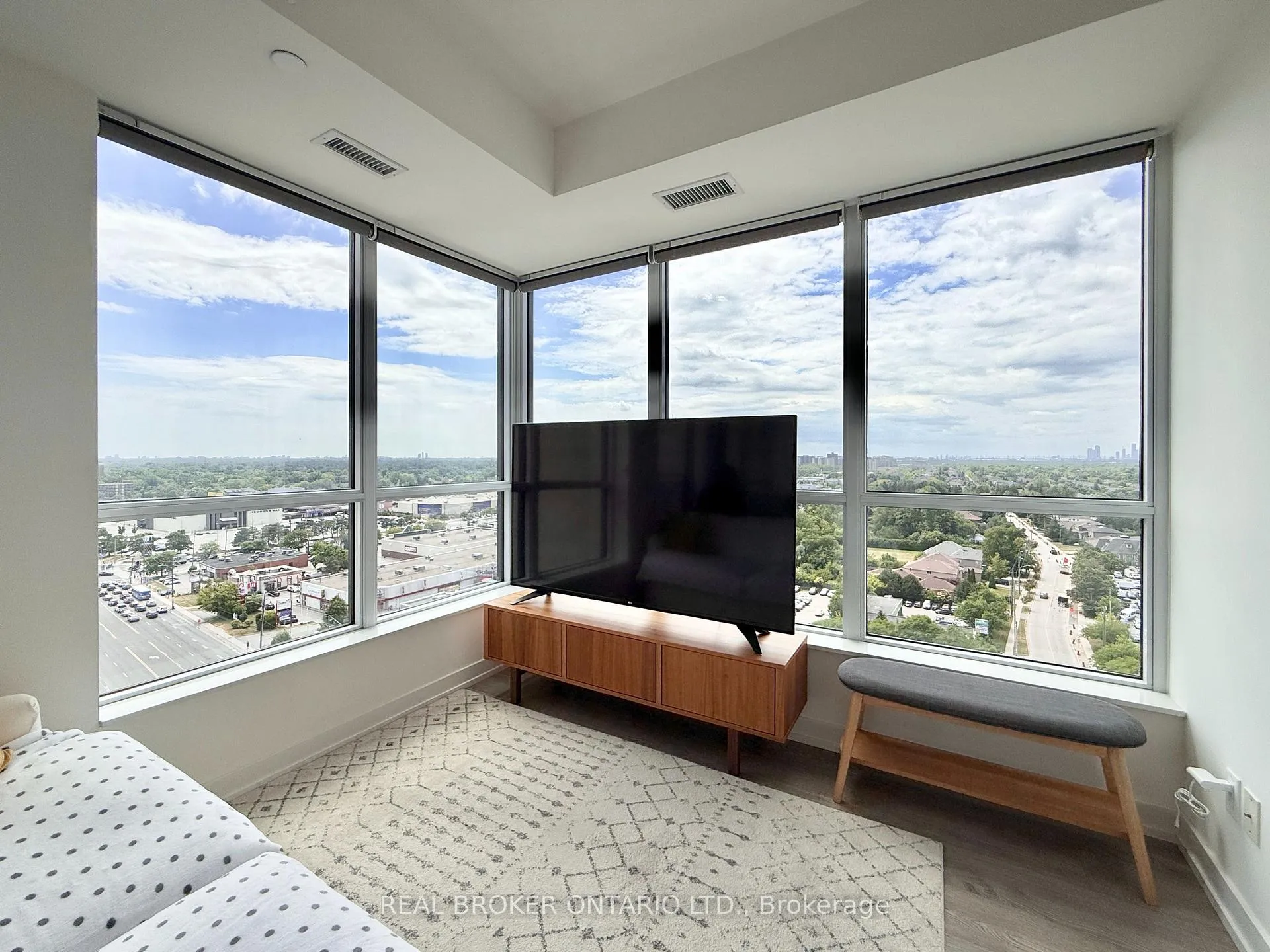 Photo 9 of Unit 1608, 1 Grandview Avenue, Markham, Thornhill — HOMEH