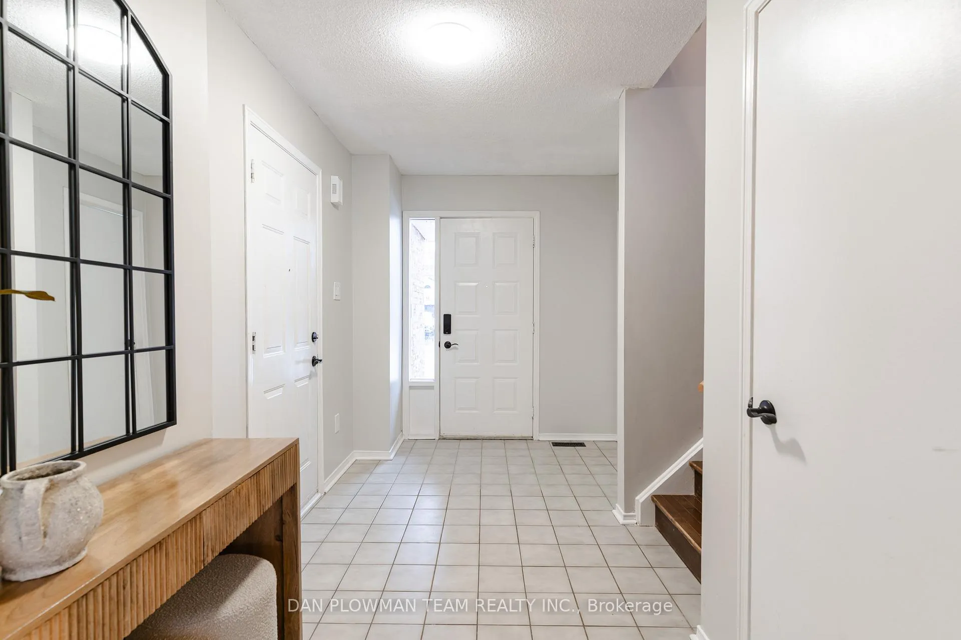 Photo 5 of 81 Trudeau Drive, Clarington, Bowmanville — HOMEH