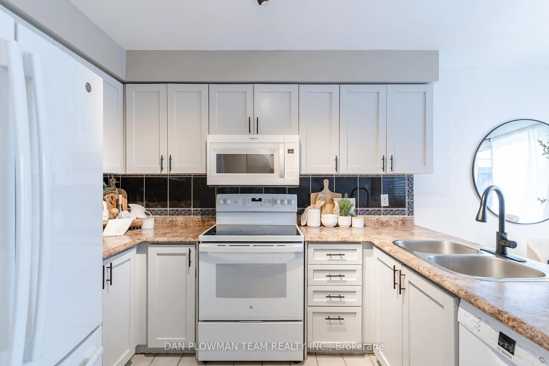 Photo 13 of 81 Trudeau Drive, Clarington, Bowmanville — HOMEH
