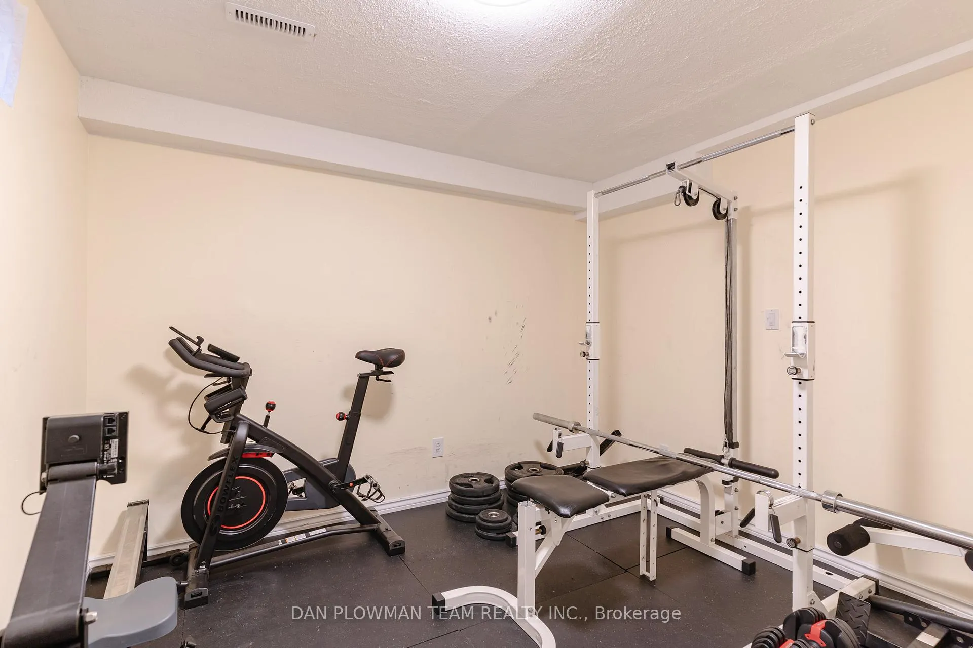 Photo 32 of 81 Trudeau Drive, Clarington, Bowmanville — HOMEH