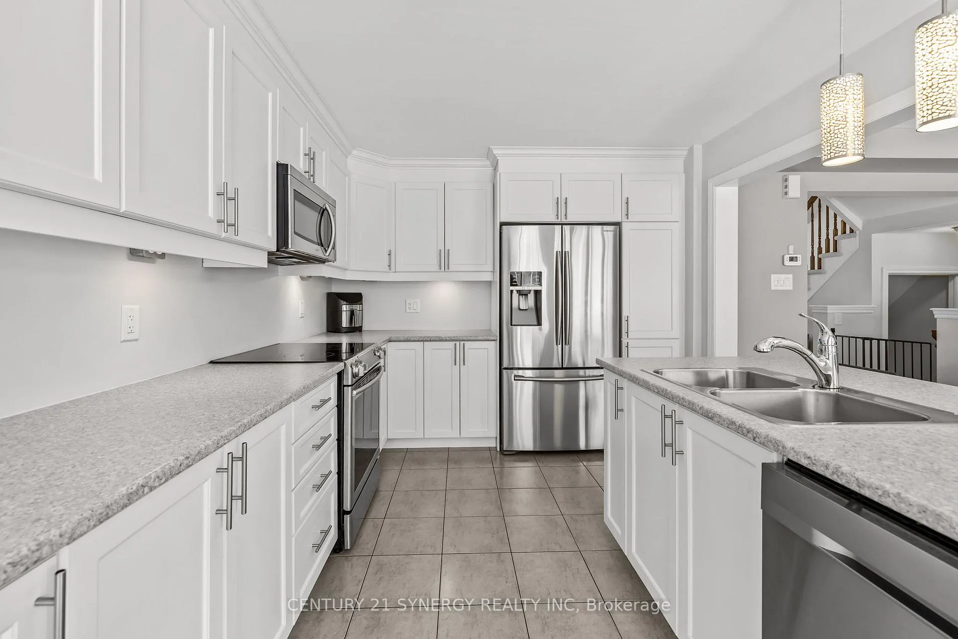 Photo 11 of 274 Casa Grande Circle, Ottawa, Avalon West — HOMEH
