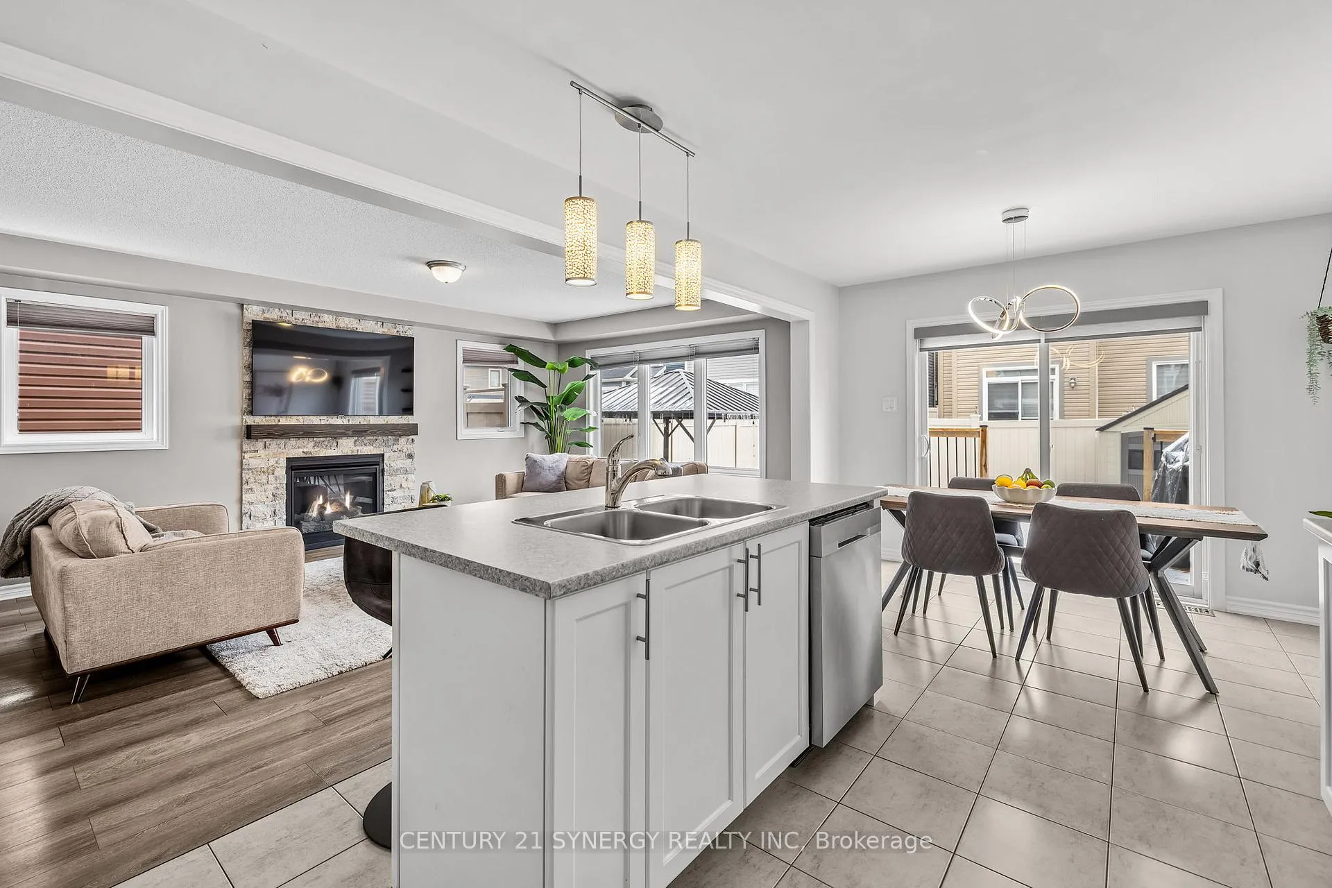 Photo 13 of 274 Casa Grande Circle, Ottawa, Avalon West — HOMEH