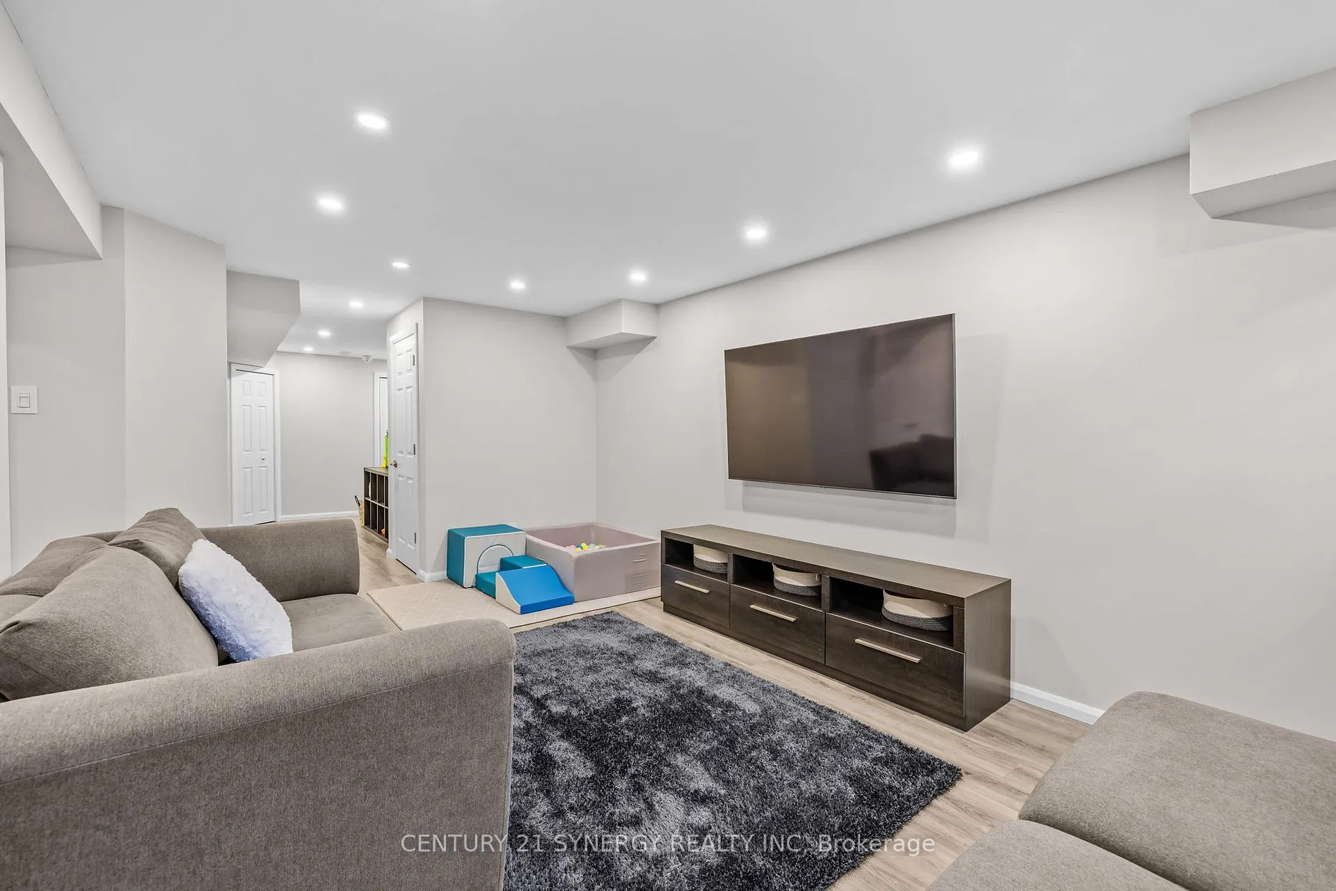 Photo 32 of 274 Casa Grande Circle, Ottawa, Avalon West — HOMEH