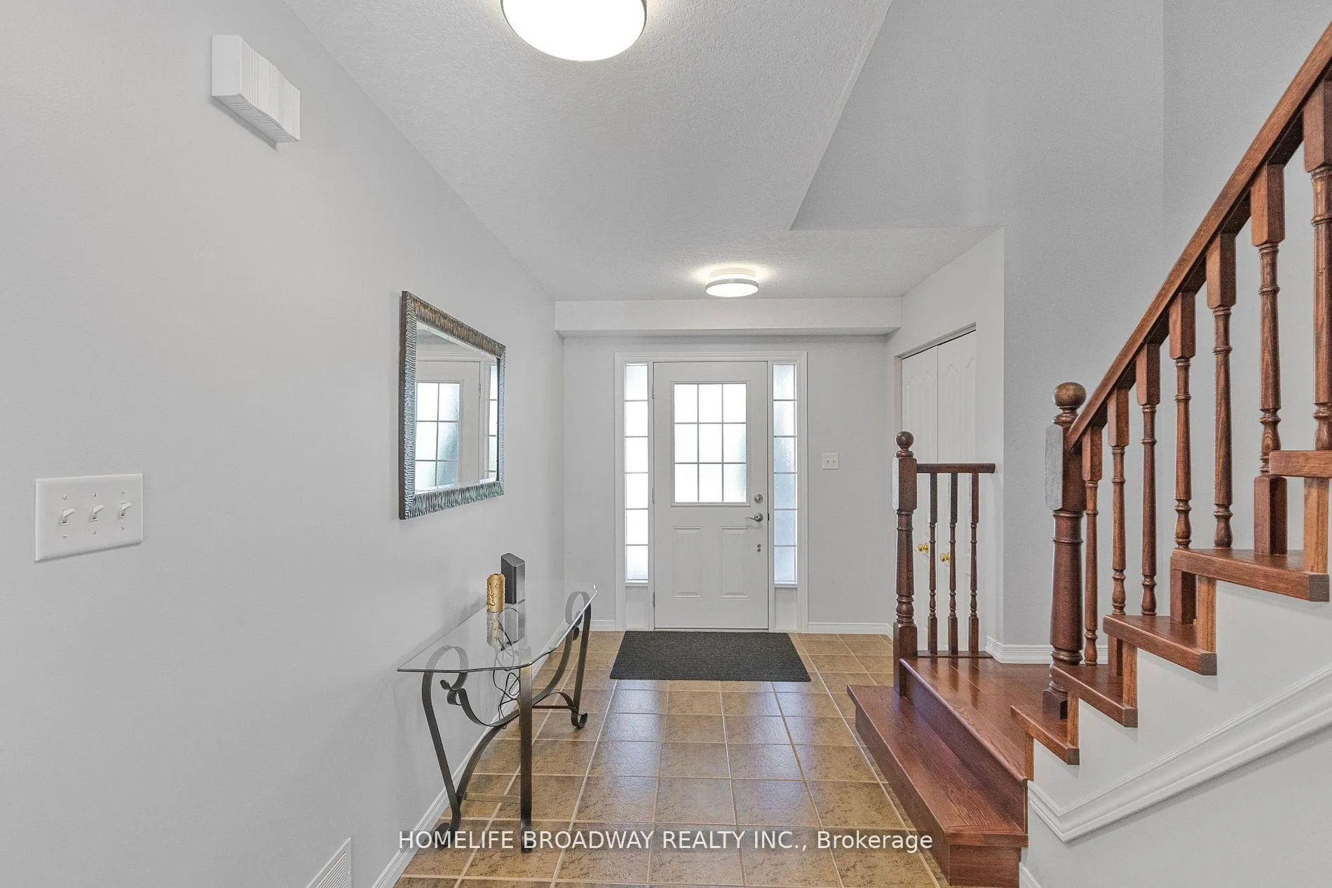 Photo 6 of 752 Paris Boulevard, Waterloo — HOMEH