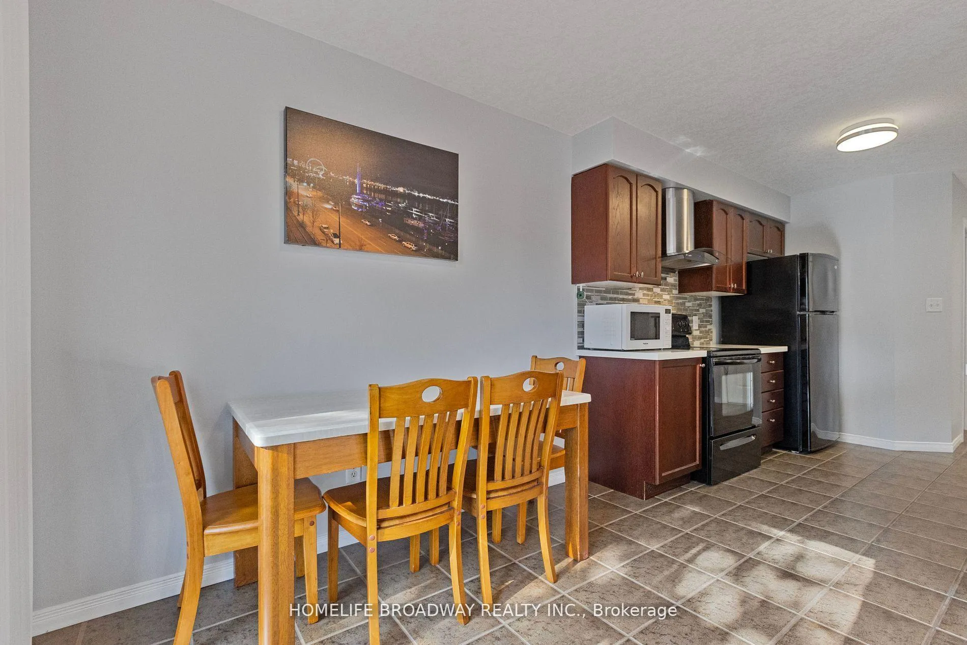 Photo 14 of 752 Paris Boulevard, Waterloo — HOMEH