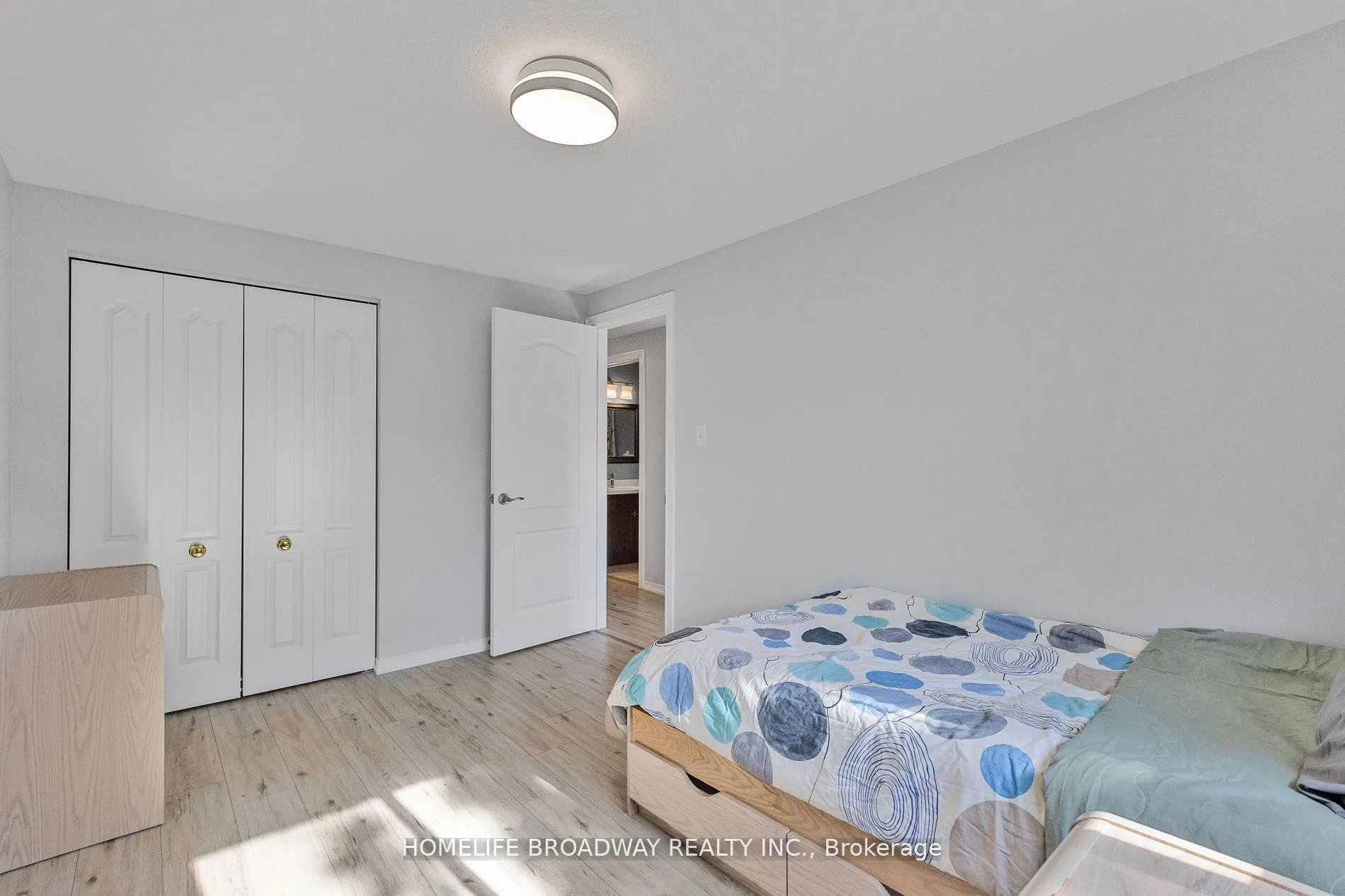 Photo 23 of 752 Paris Boulevard, Waterloo — HOMEH