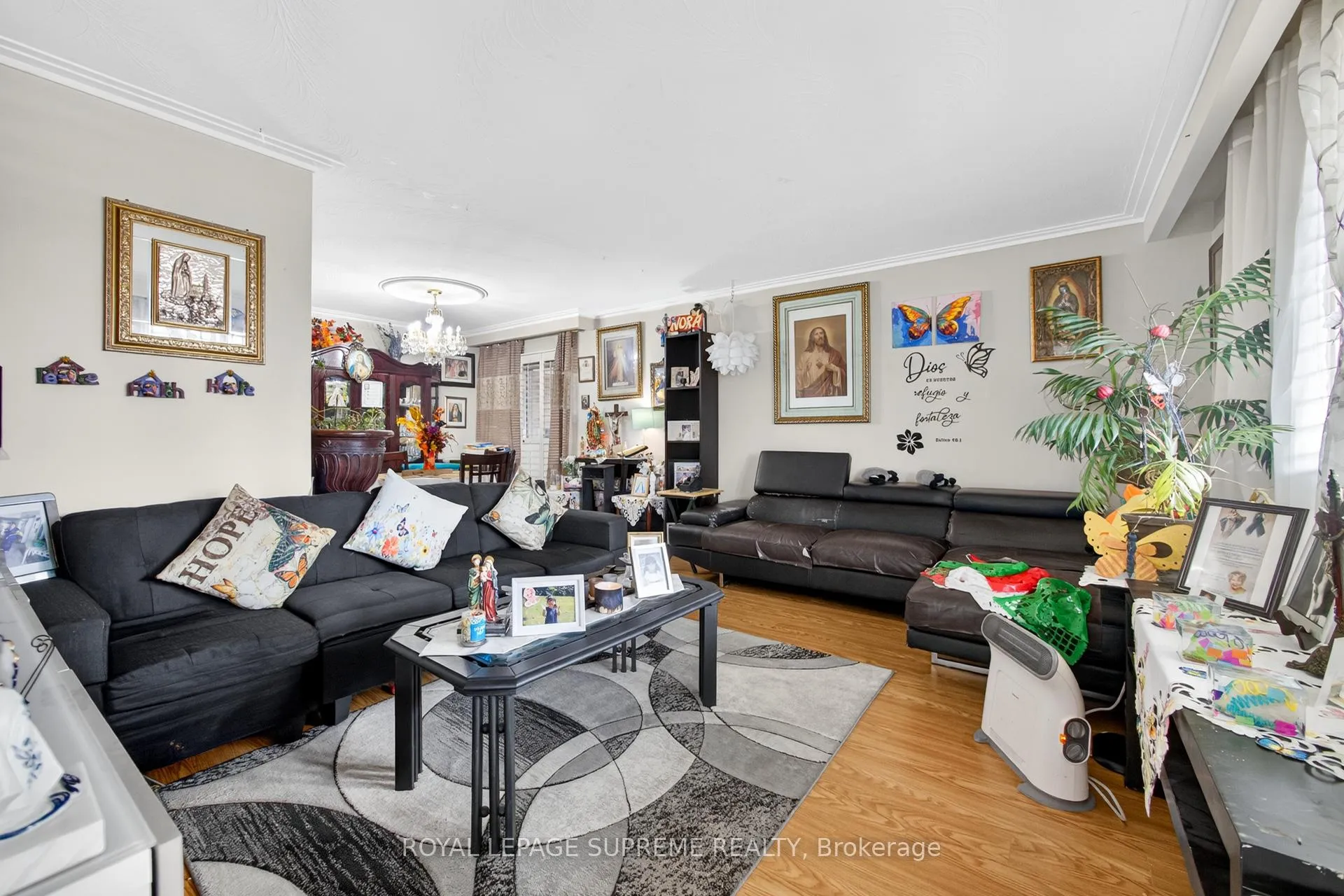 Photo 3 of 50 Wheelwright Crescent, North York, Black Creek — HOMEH