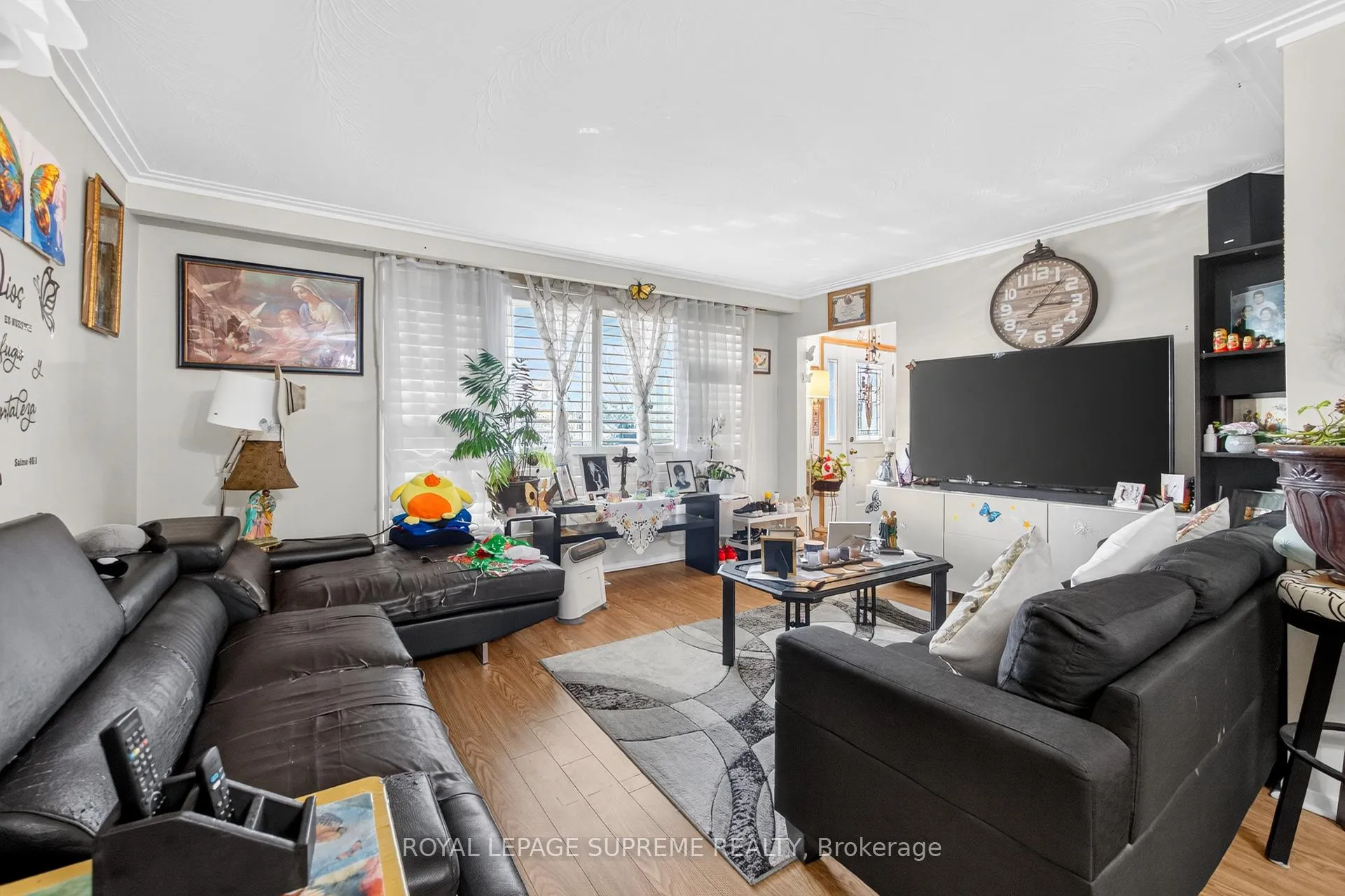 Photo 4 of 50 Wheelwright Crescent, North York, Black Creek — HOMEH