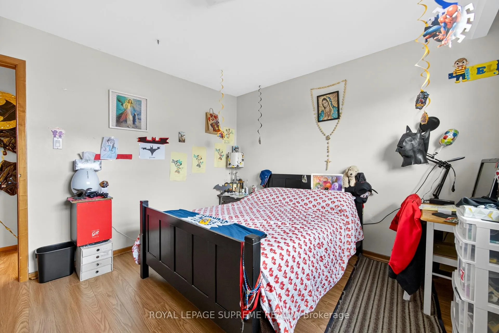 Photo 12 of 50 Wheelwright Crescent, North York, Black Creek — HOMEH