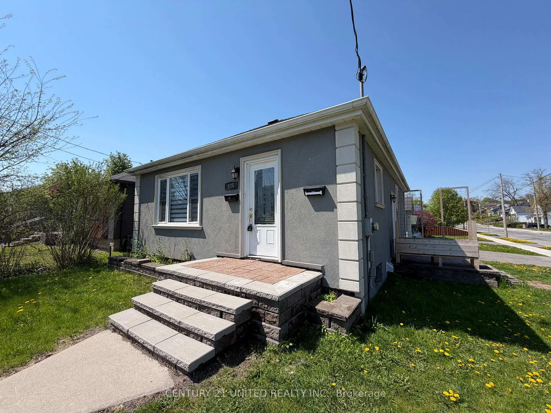 Front of Unit Upper, 685 Armour Road