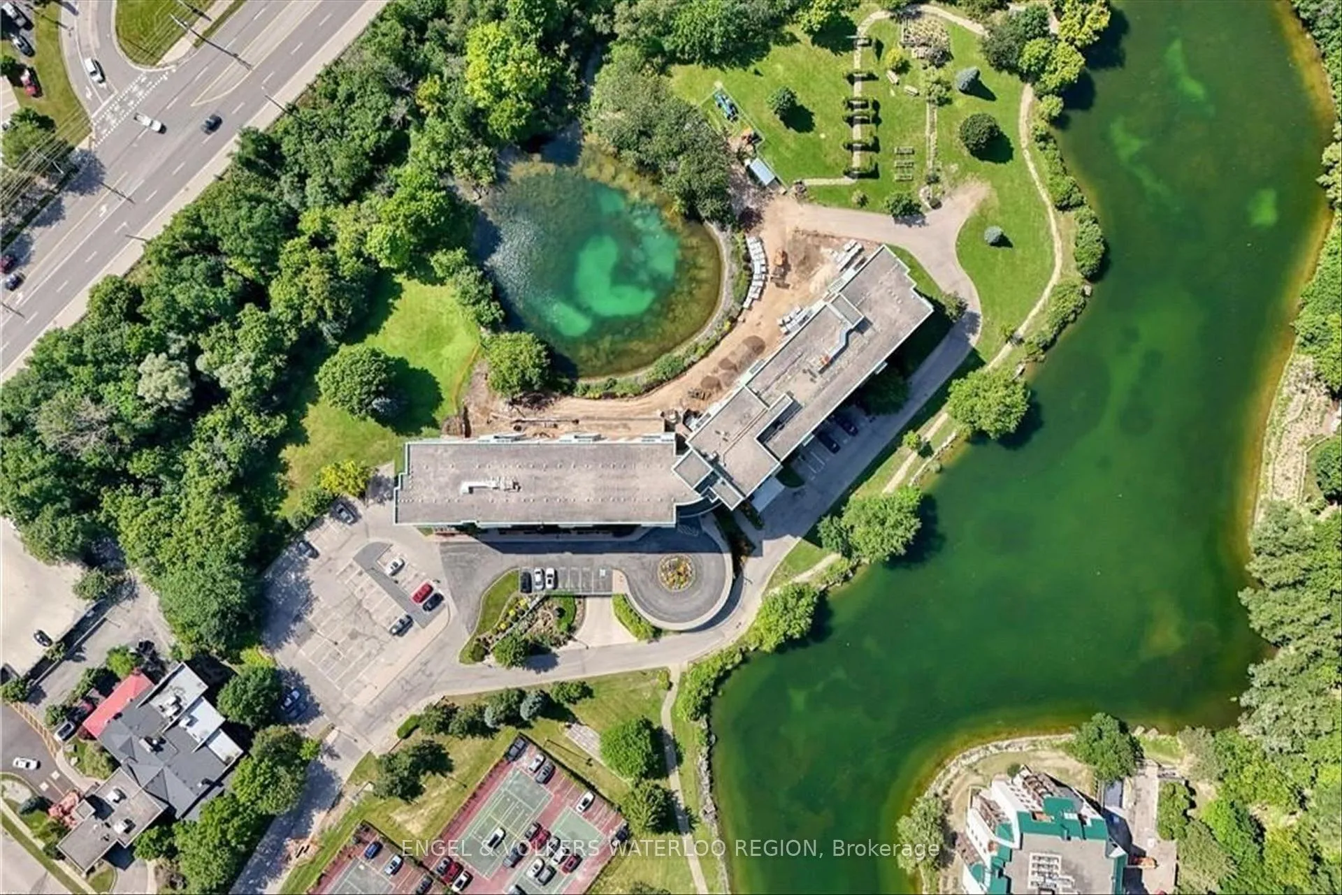 Photo 10 of Unit 706, 30 Blue Springs Drive, Waterloo — HOMEH
