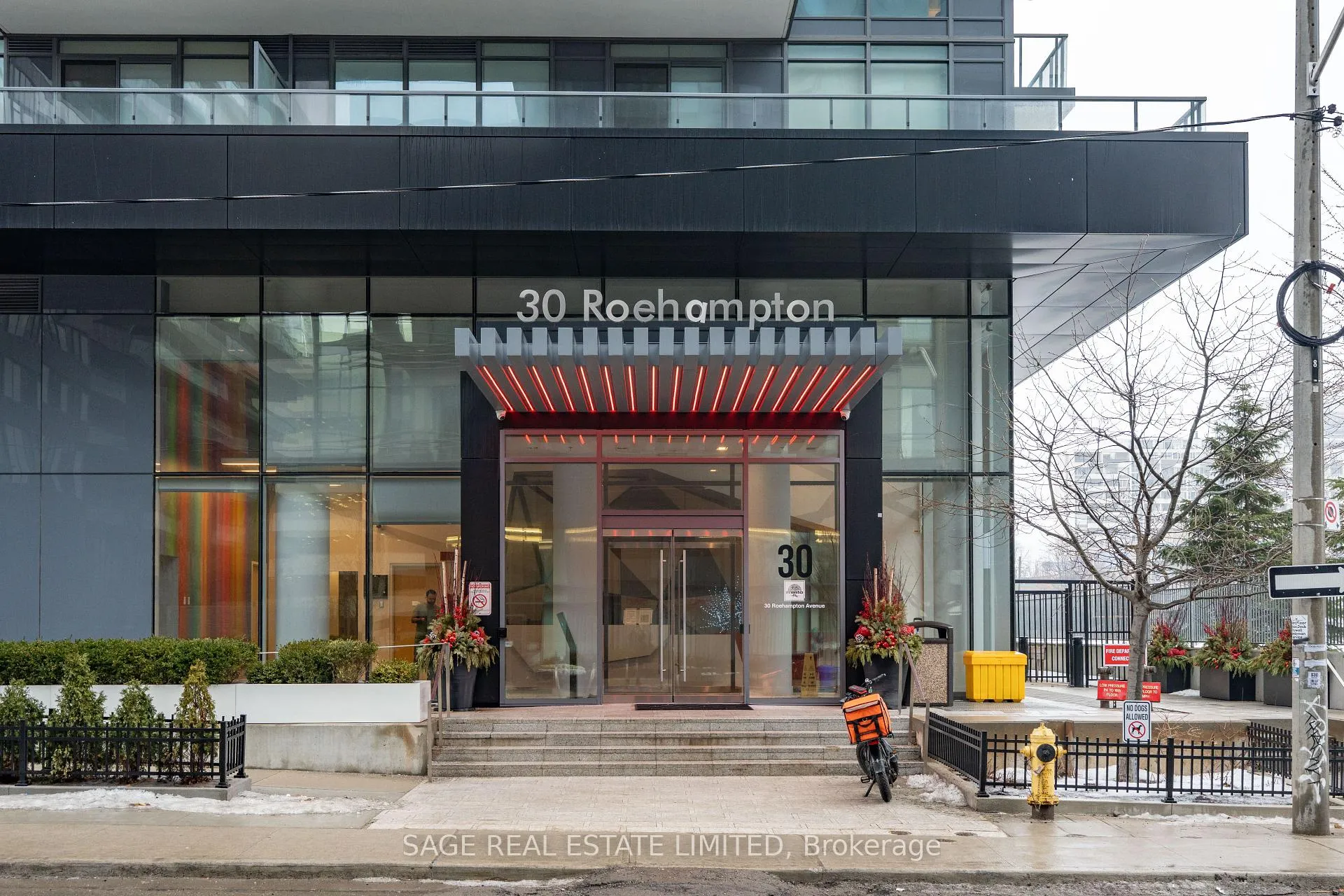 Photo 2 of Unit 805, 30 Roehampton Avenue, Toronto, Mount Pleasant West — HOMEH