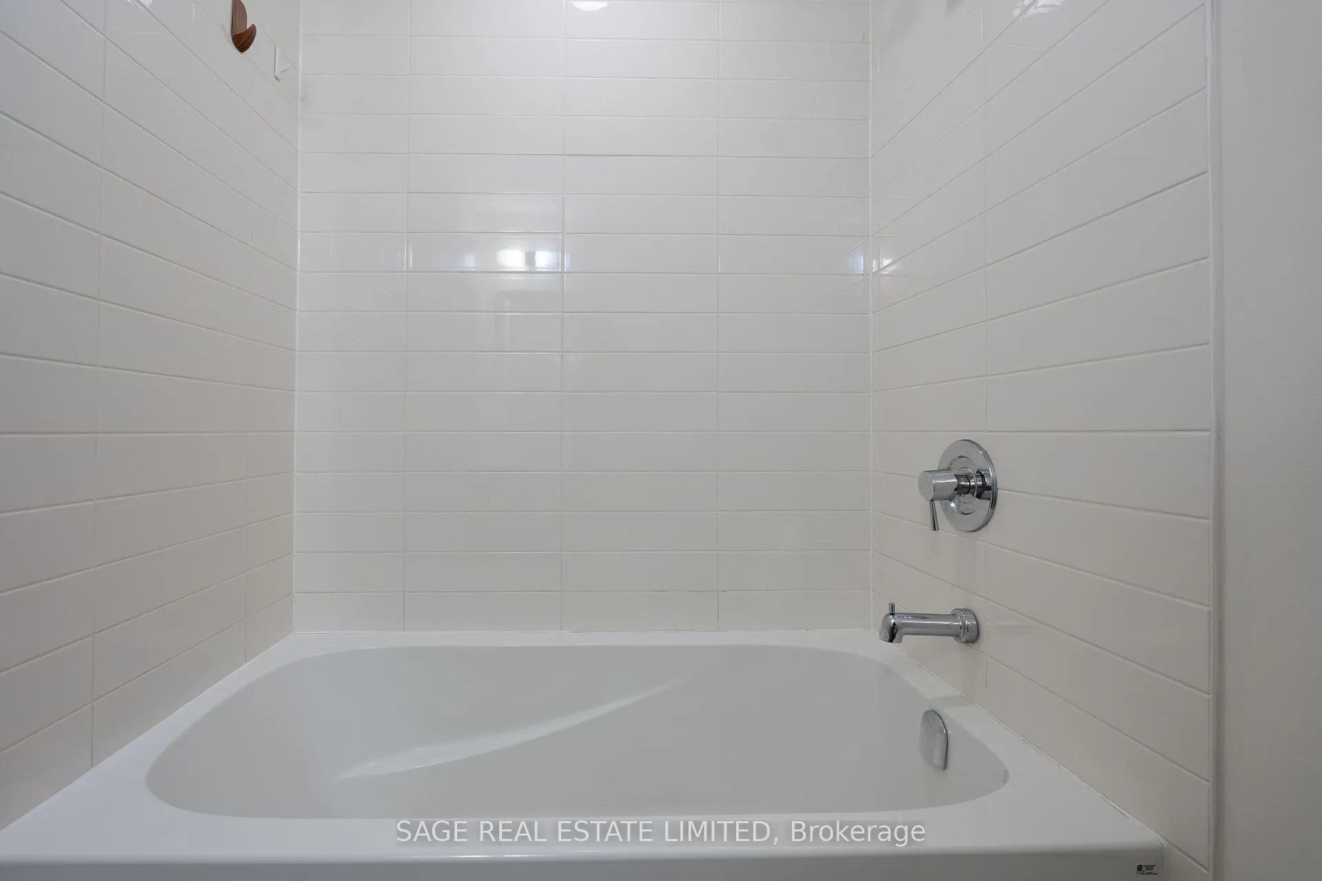 Photo 16 of Unit 805, 30 Roehampton Avenue, Toronto, Mount Pleasant West — HOMEH