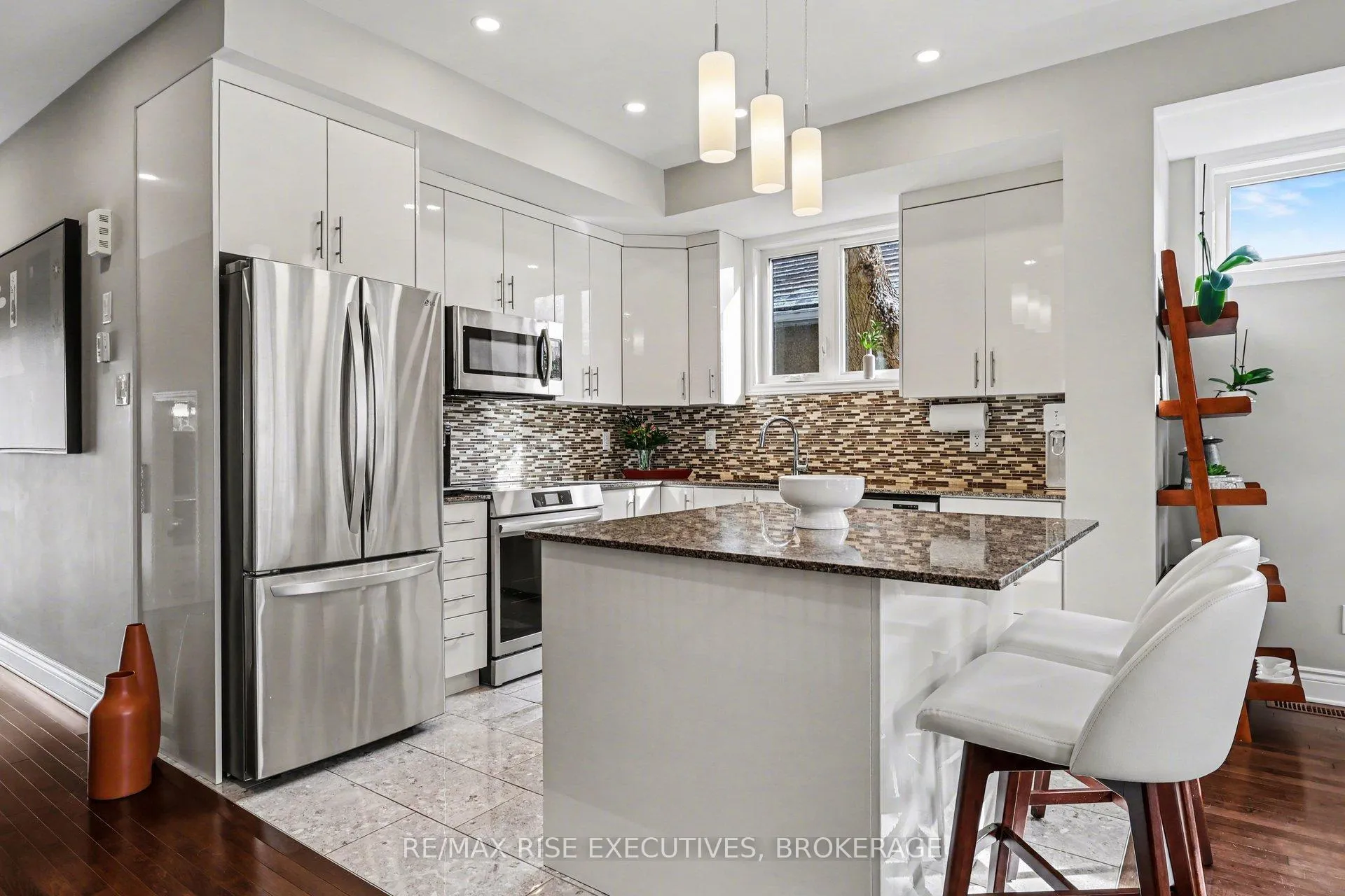 Photo 12 of 300C Richelieu Avenue, Ottawa, Vanier — HOMEH