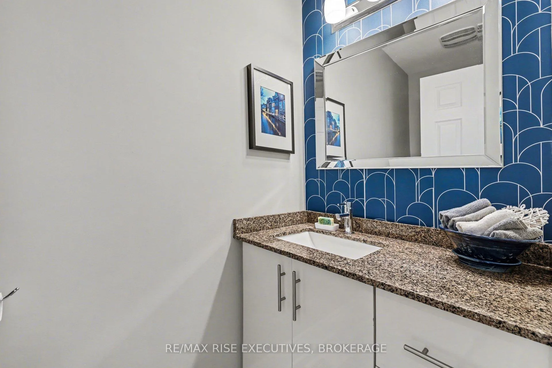 Photo 16 of 300C Richelieu Avenue, Ottawa, Vanier — HOMEH