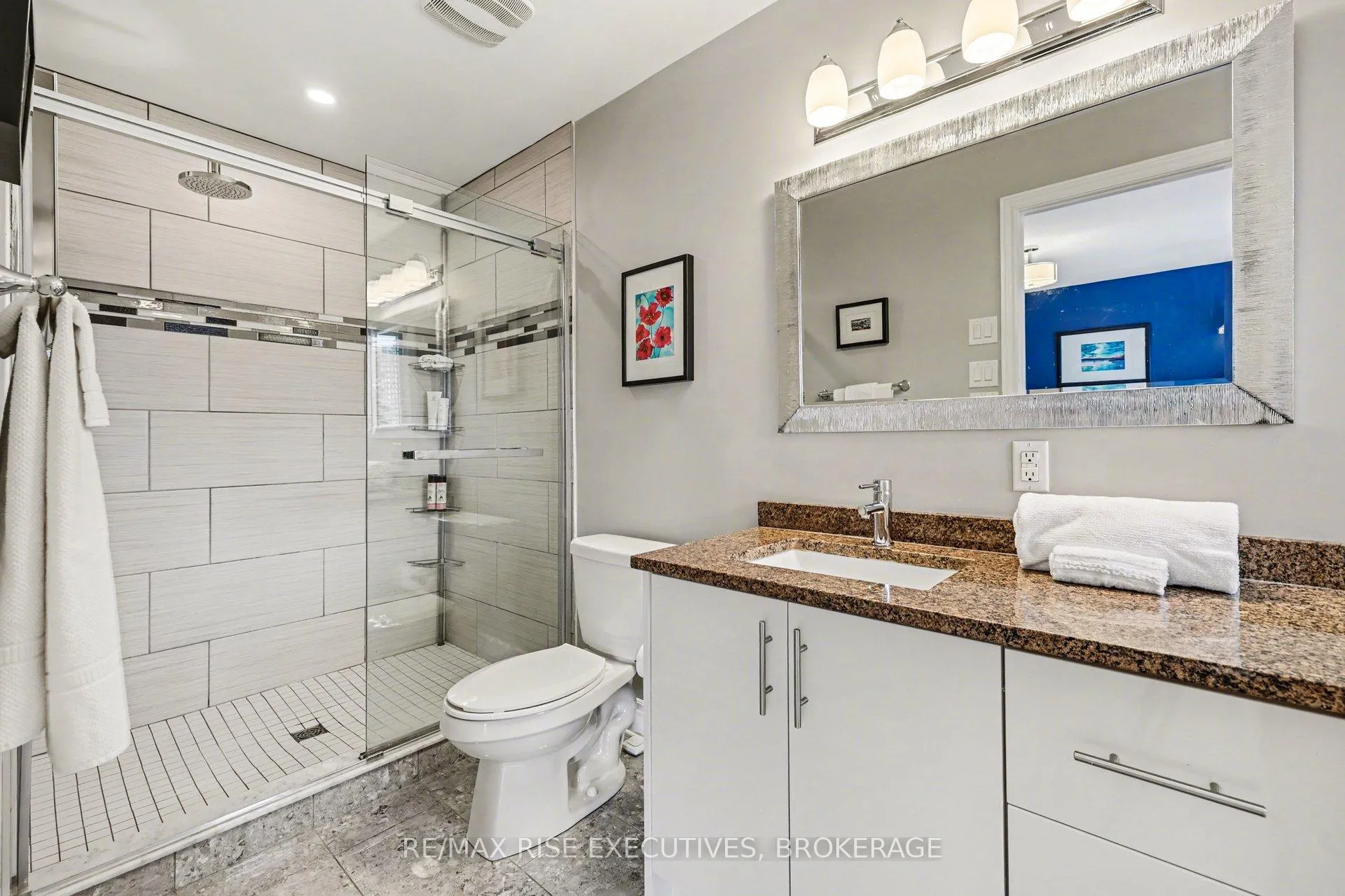 Photo 21 of 300C Richelieu Avenue, Ottawa, Vanier — HOMEH