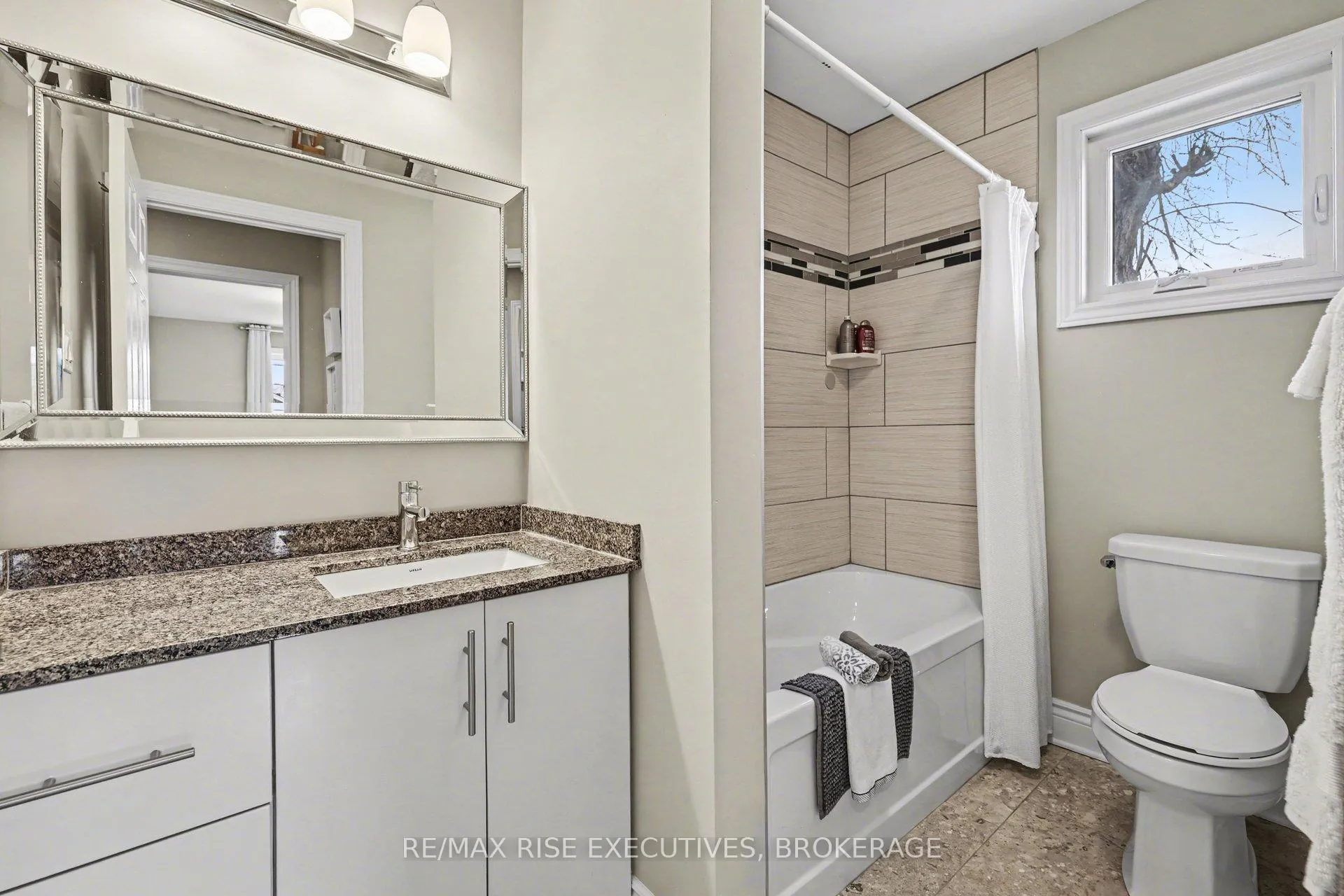 Photo 26 of 300C Richelieu Avenue, Ottawa, Vanier — HOMEH