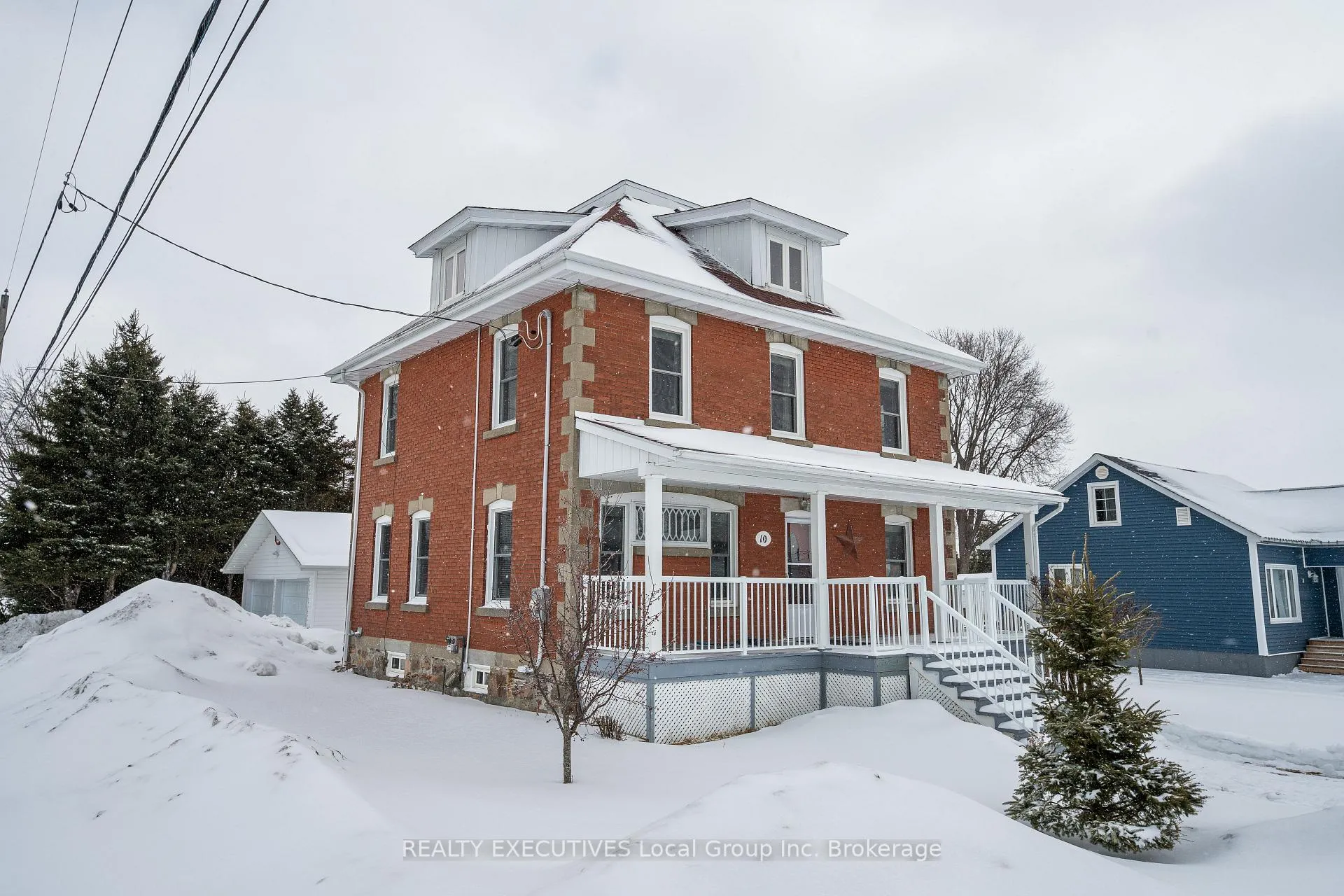 Front of 10 Dubeau Street