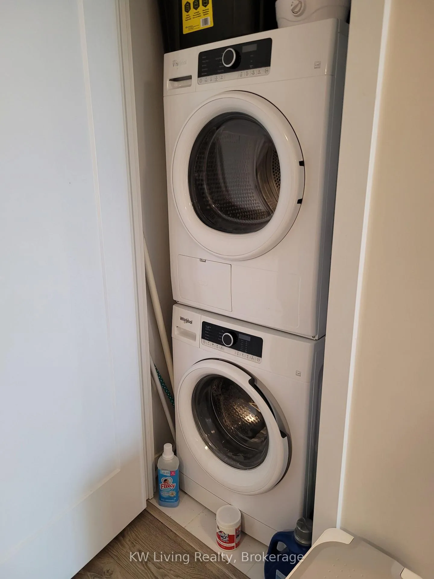 Photo 2 of Unit 3105, 575 Bloor Street E, Toronto, North St. James Town — HOMEH