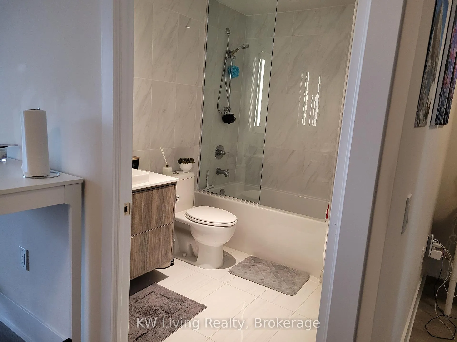 Photo 4 of Unit 3105, 575 Bloor Street E, Toronto, North St. James Town — HOMEH