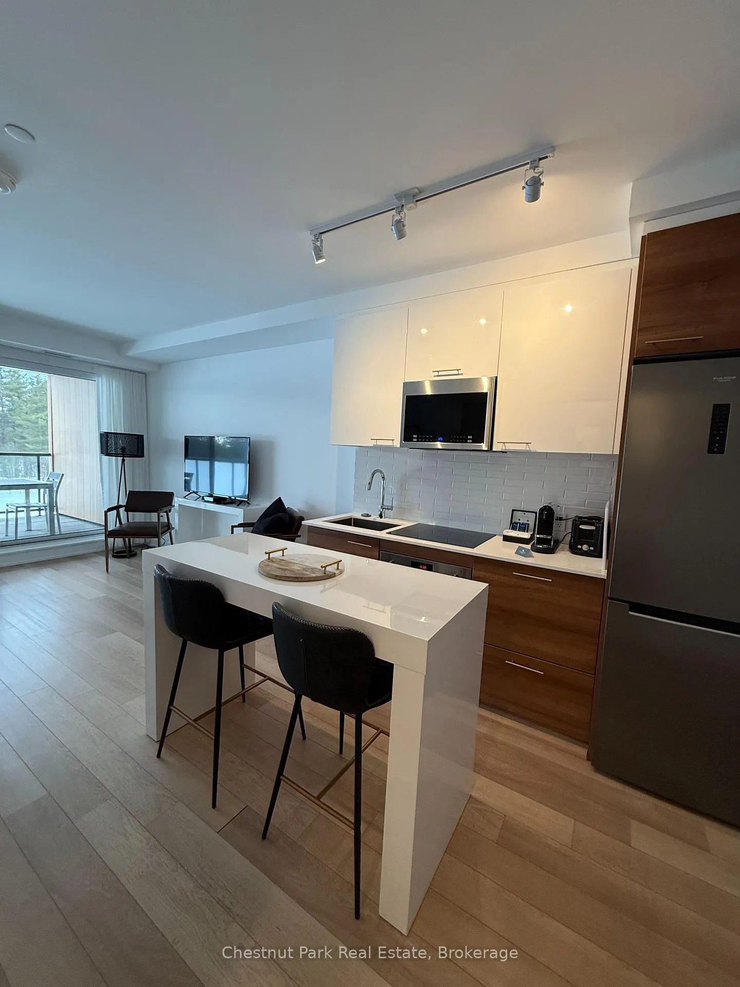 Photo 3 of Unit 303, 120 Carrick Trail, Gravenhurst, Muskoka (S) — HOMEH