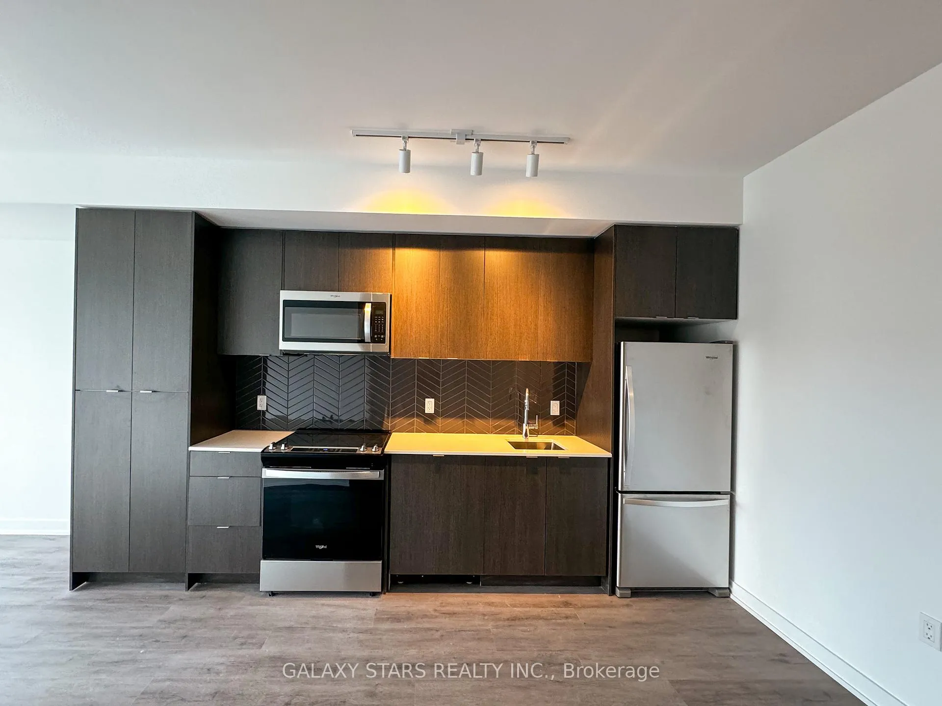 Photo 1 of Unit 503 A, 1606 Charles Street, Whitby, Port Whitby — HOMEH