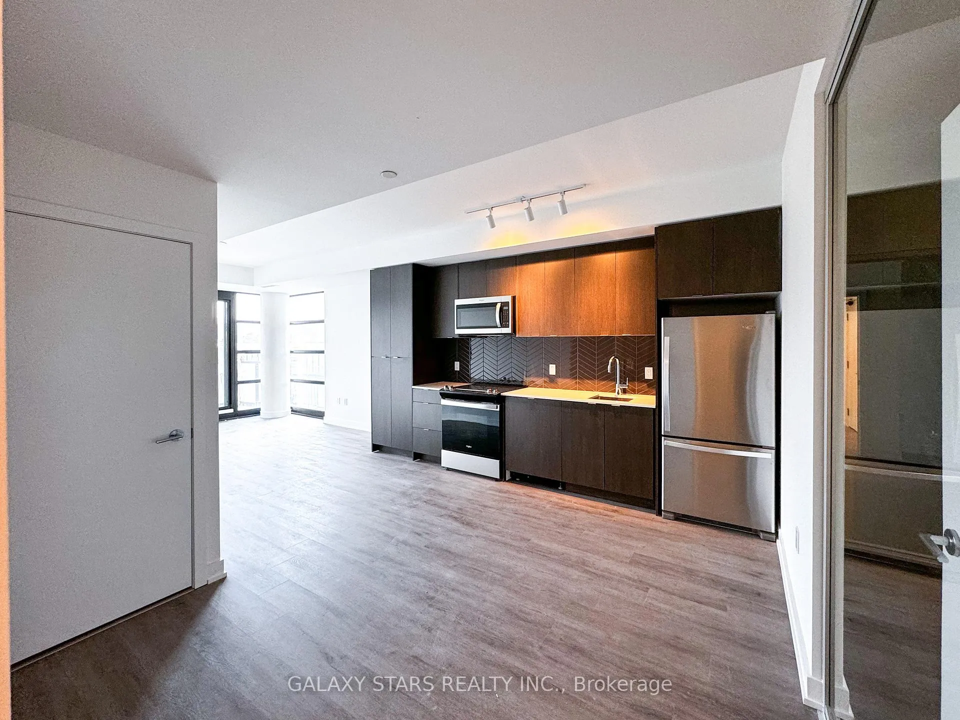 Photo 2 of Unit 503 A, 1606 Charles Street, Whitby, Port Whitby — HOMEH
