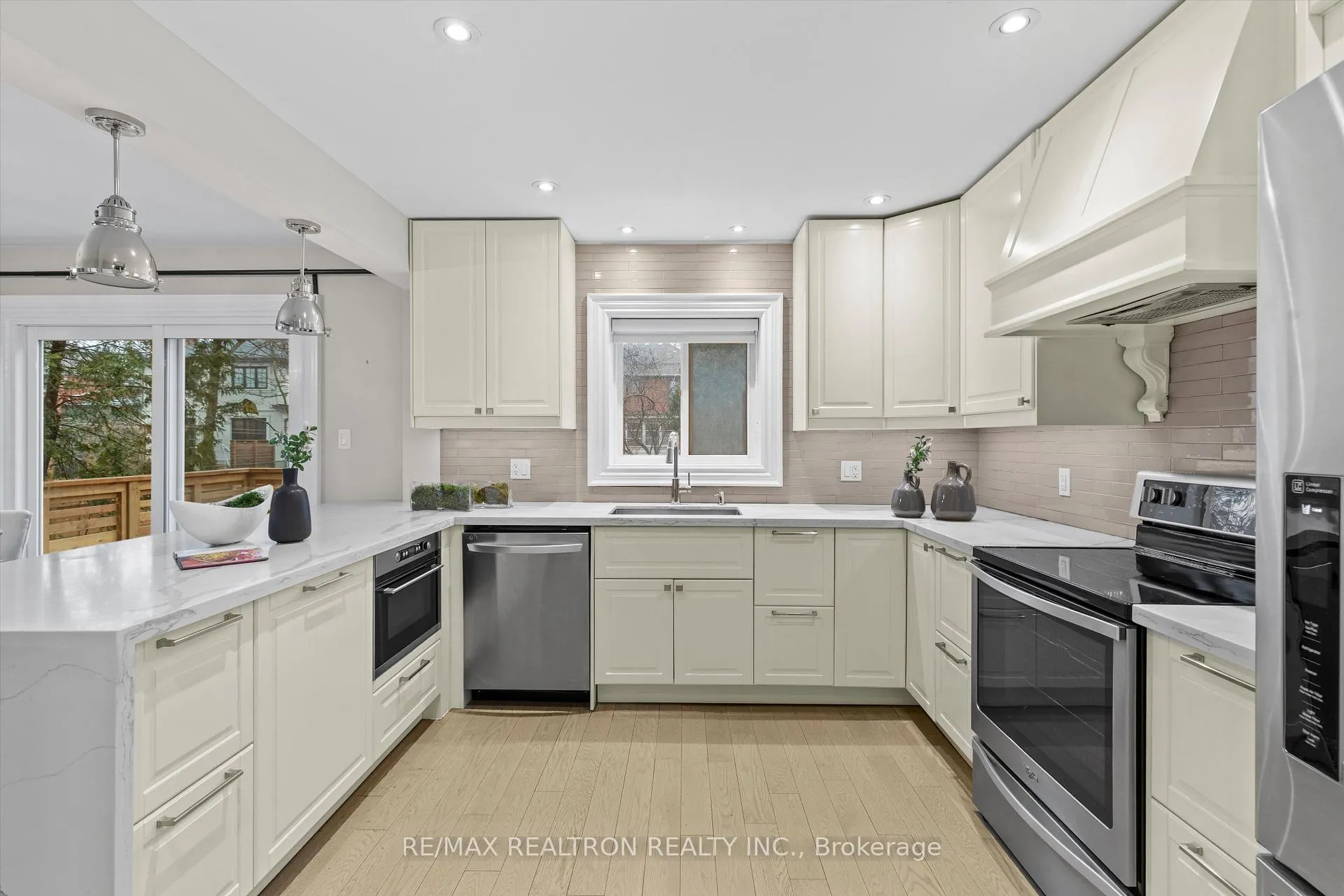 Photo 8 of 38 Delhi Avenue, Toronto, Bedford Park-Nortown — HOMEH