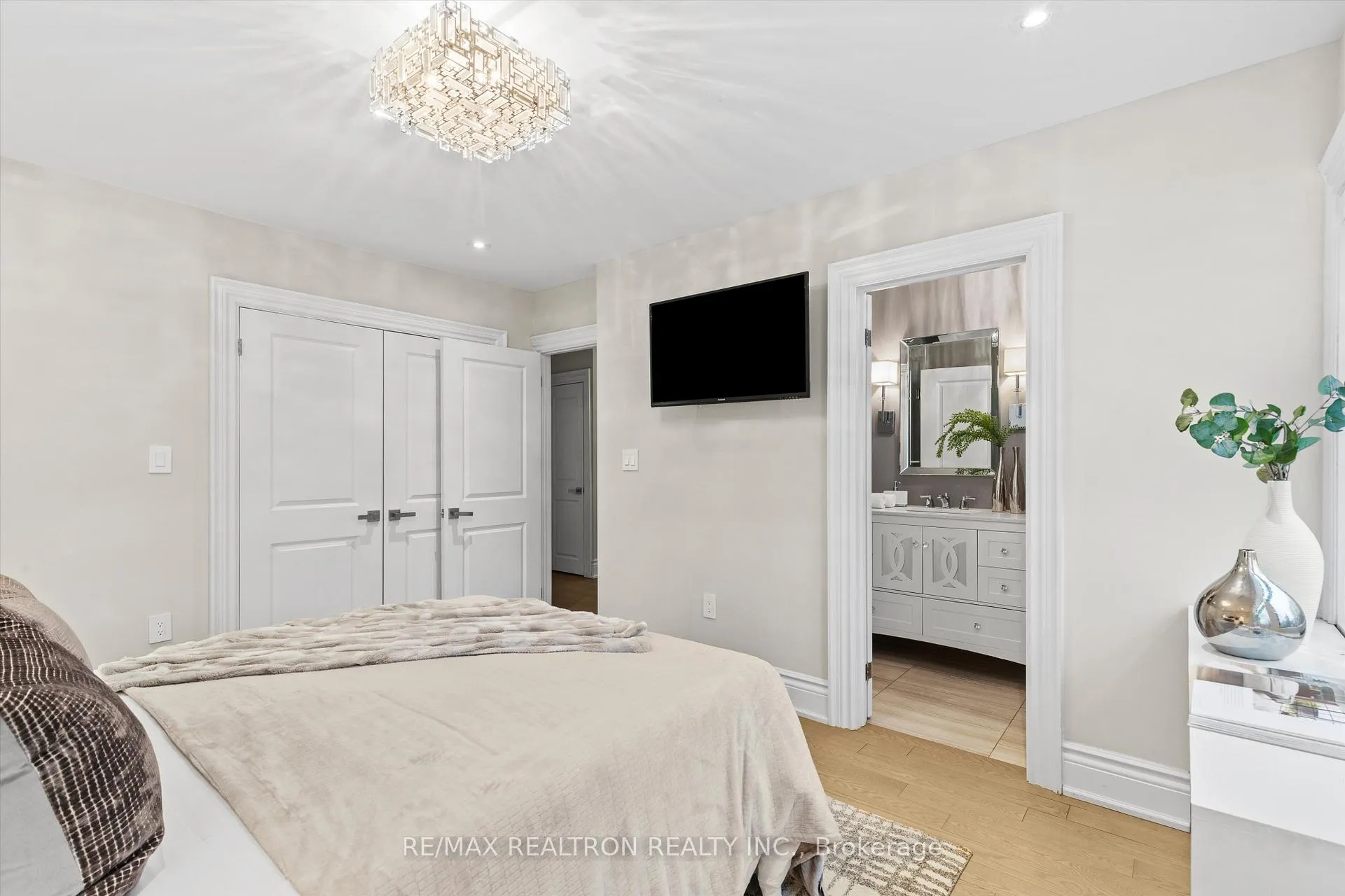 Photo 11 of 38 Delhi Avenue, Toronto, Bedford Park-Nortown — HOMEH