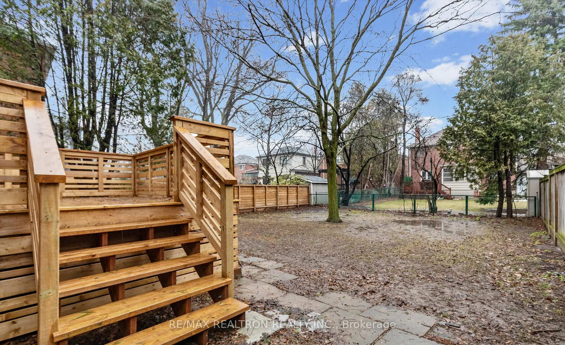 Photo 20 of 38 Delhi Avenue, Toronto, Bedford Park-Nortown — HOMEH