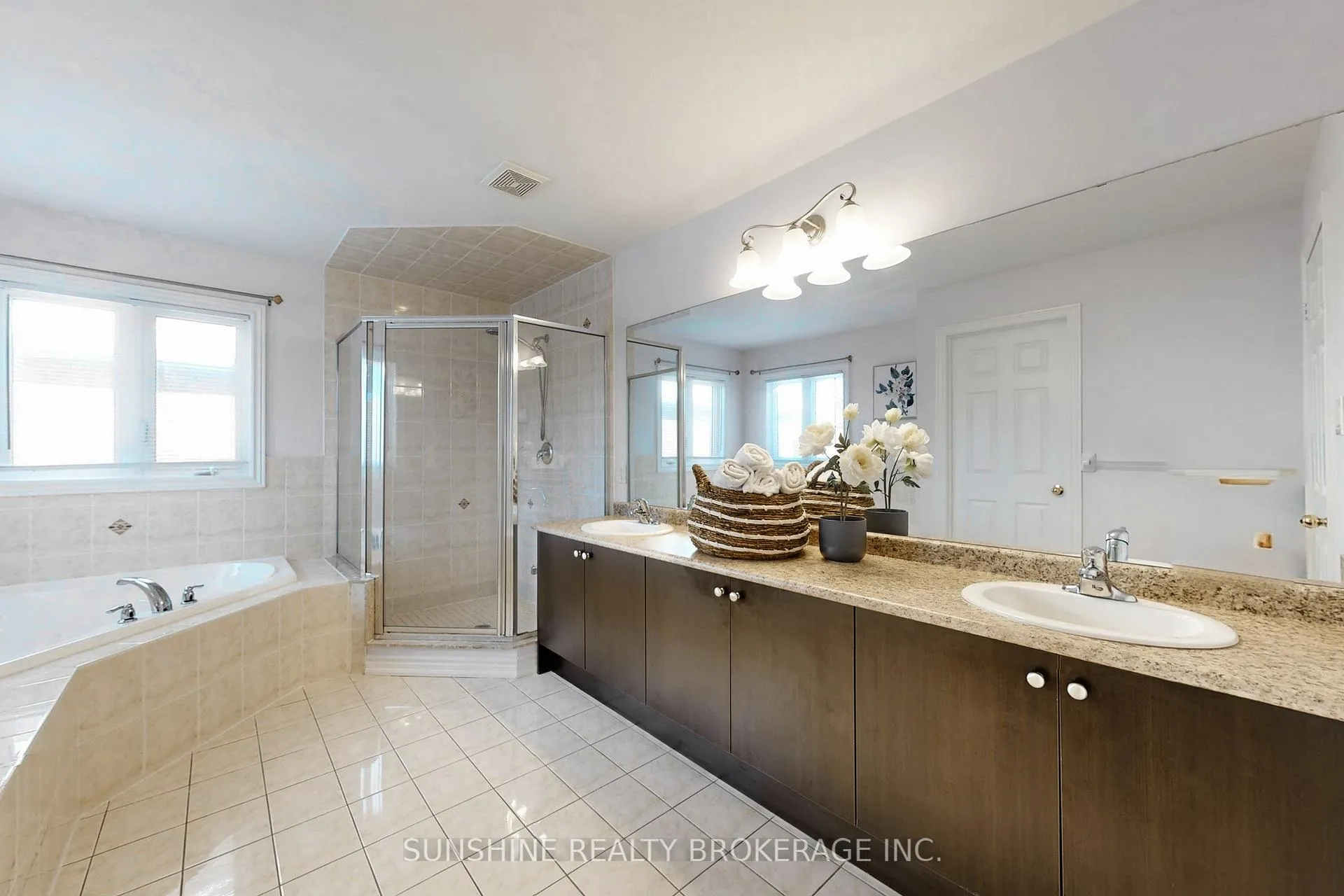 Photo 20 of 67 Pelister Drive, Markham, Greensborough — HOMEH