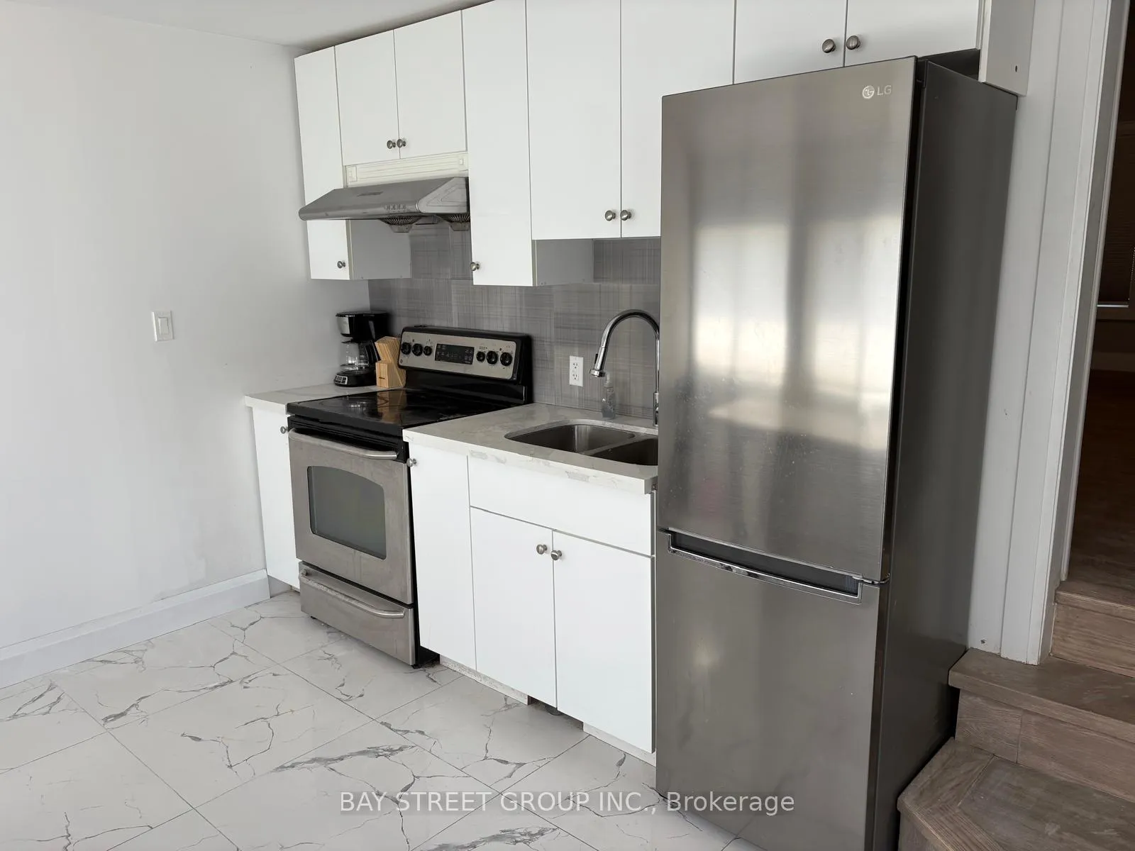 Photo 2 of Unit Unit E, 5757 Stanley Avenue, Niagara Falls, Hospital — HOMEH