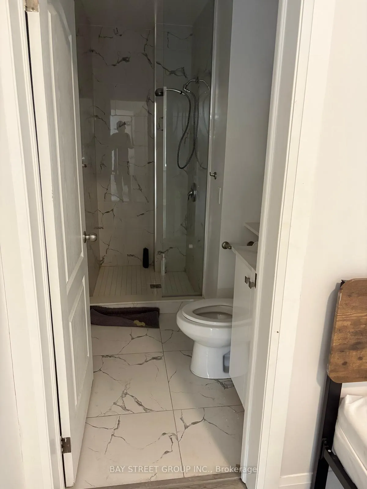 Photo 5 of Unit Unit E, 5757 Stanley Avenue, Niagara Falls, Hospital — HOMEH