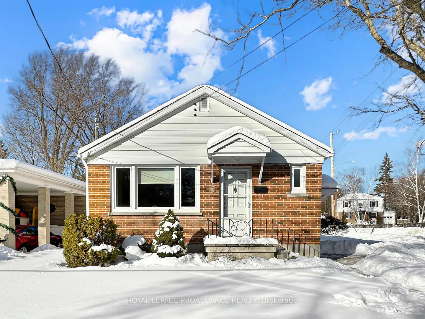Front of 284 Victoria Avenue