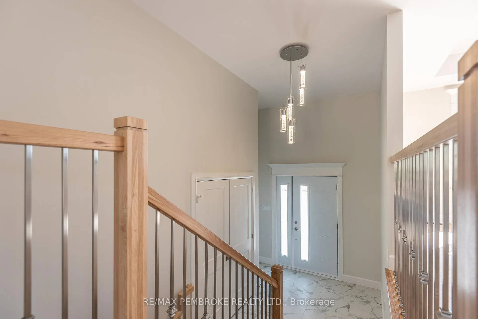 Photo 4 of 9 Jade Avenue, Petawawa — HOMEH