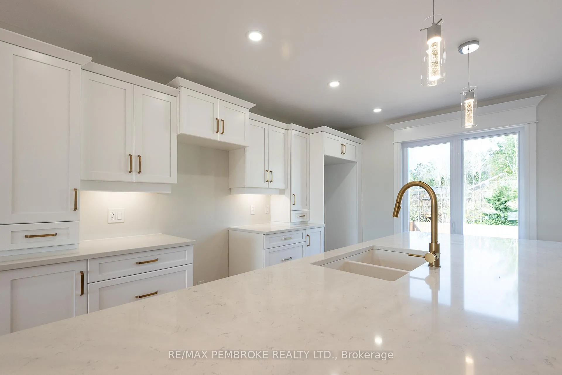 Photo 10 of 9 Jade Avenue, Petawawa — HOMEH