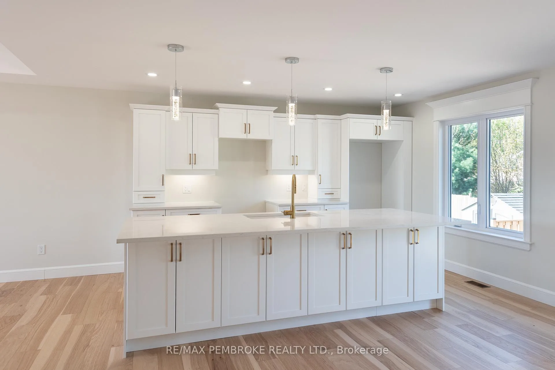 Photo 13 of 9 Jade Avenue, Petawawa — HOMEH