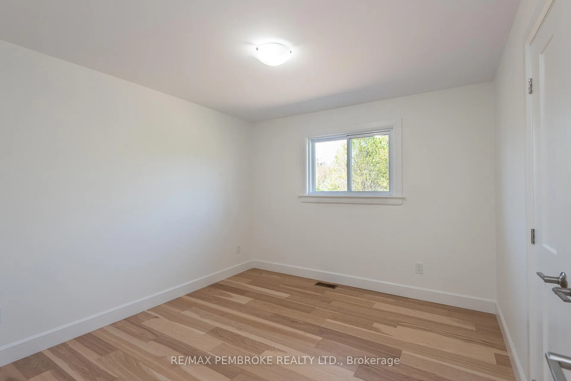 Photo 20 of 9 Jade Avenue, Petawawa — HOMEH