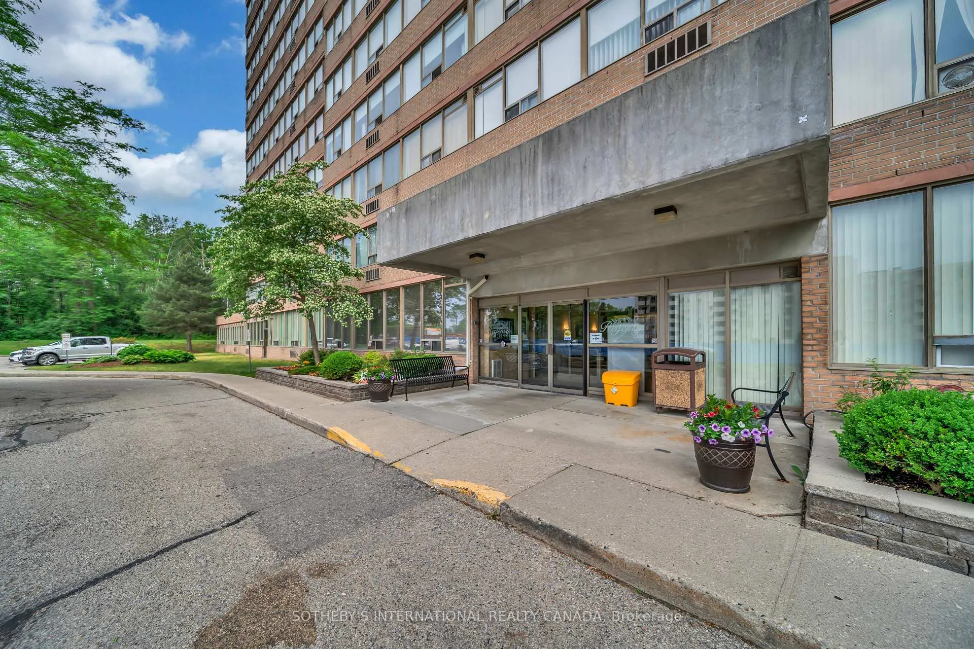 Photo 2 of Unit 312, 3227 King Street, Kitchener, Chicopee/Freeport — HOMEH