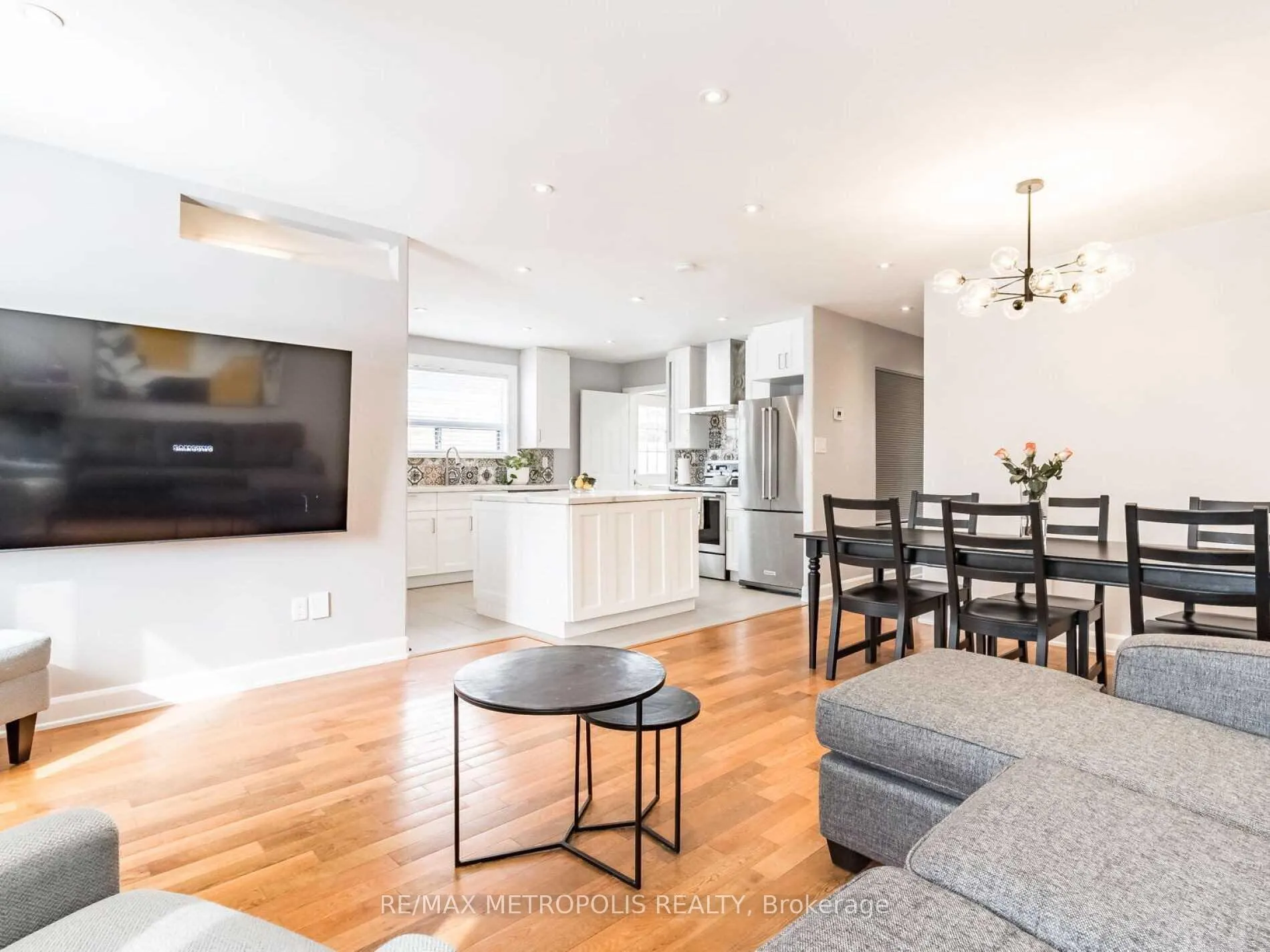 Photo 6 of Unit Main, 60 Reigate Avenue, Brampton, Madoc — HOMEH