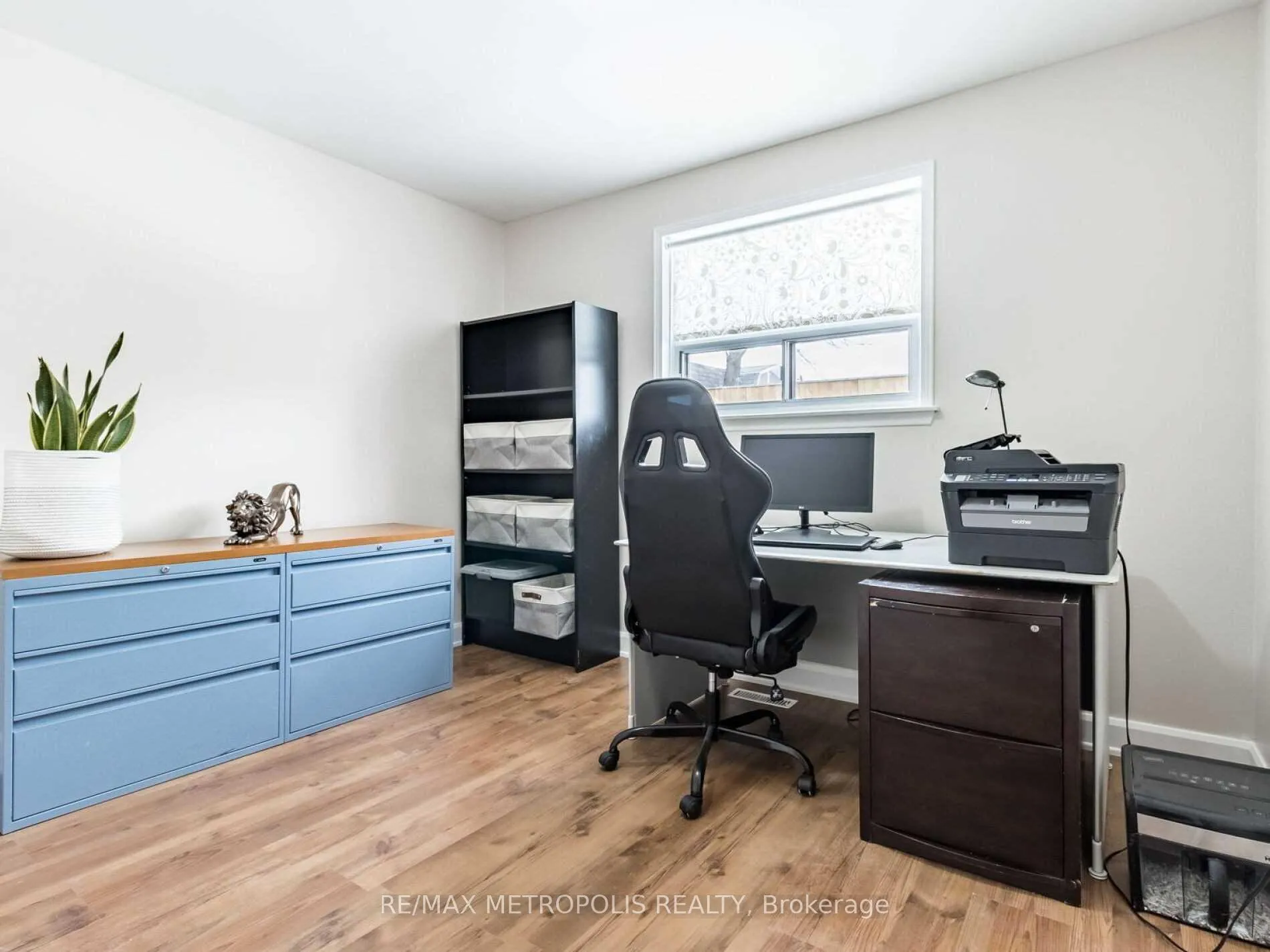 Photo 10 of Unit Main, 60 Reigate Avenue, Brampton, Madoc — HOMEH