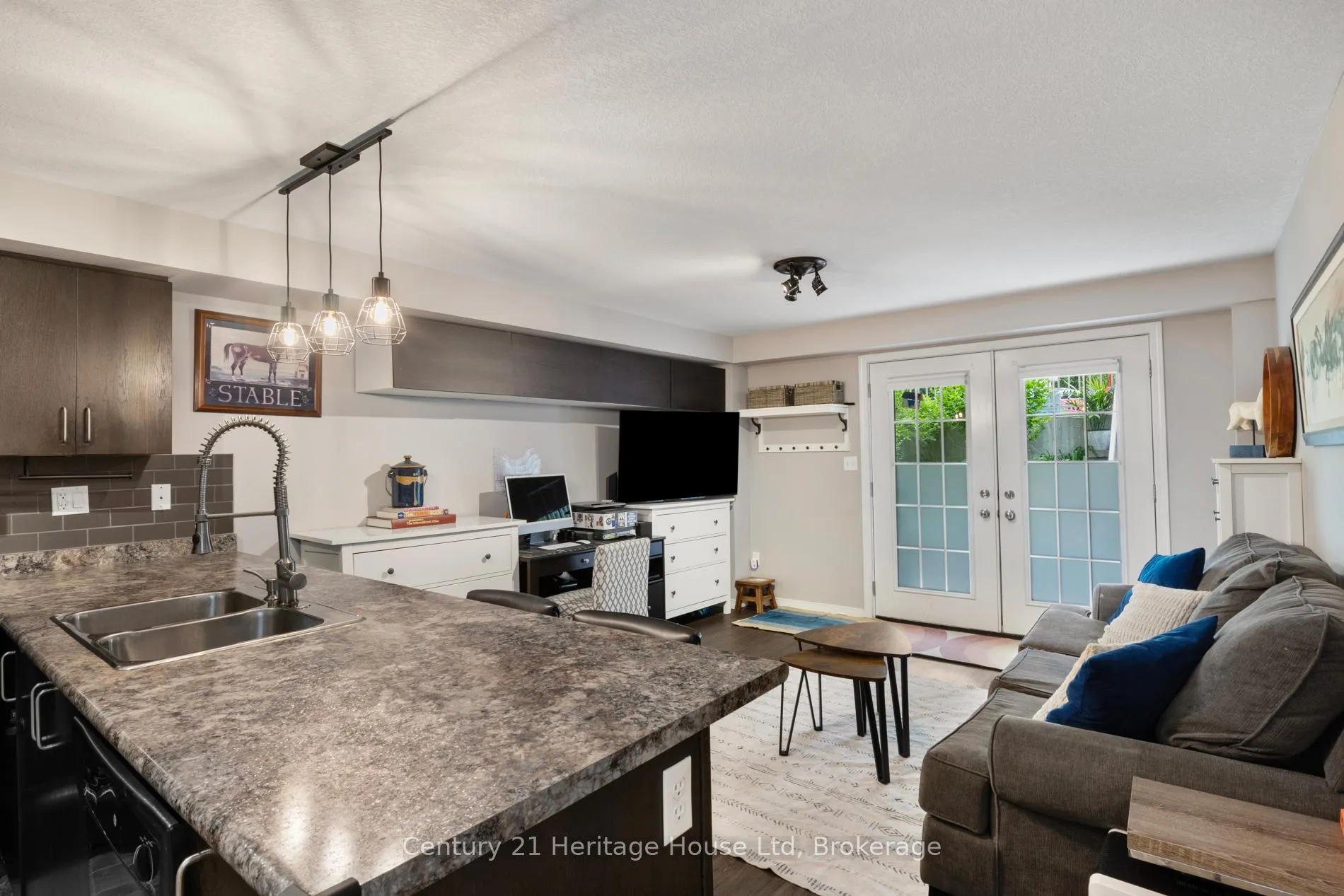 Photo 4 of Unit 56, 35 Mountford Drive, Guelph, Grange Road — HOMEH
