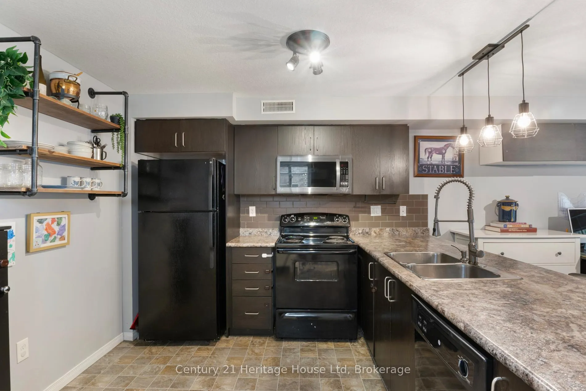 Photo 6 of Unit 56, 35 Mountford Drive, Guelph, Grange Road — HOMEH