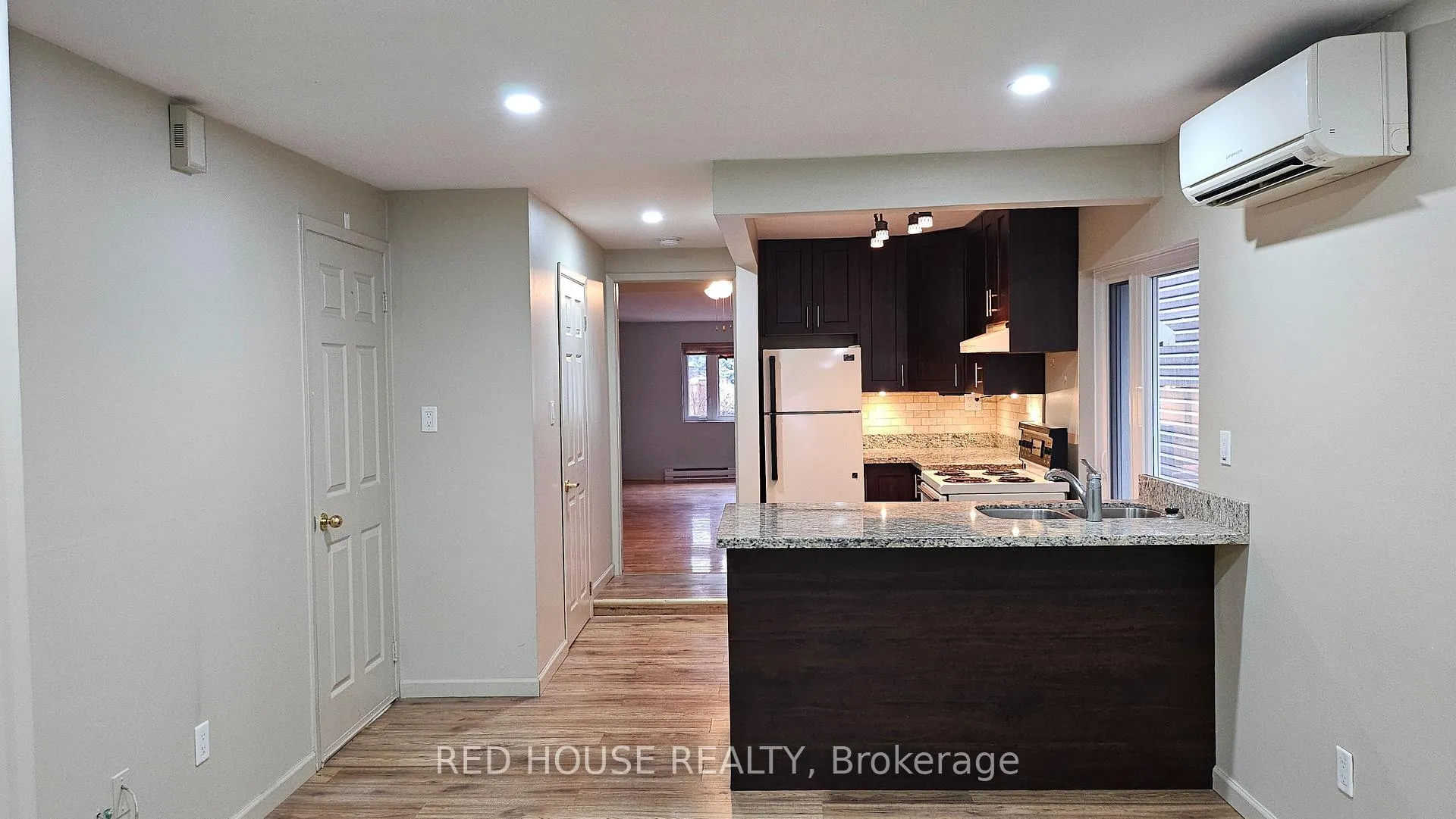 Front of Unit Lower, 37 Connaught Avenue