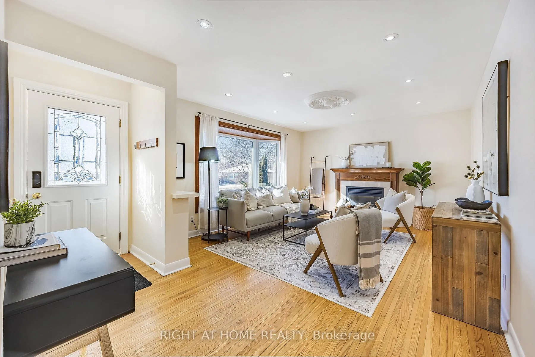 Photo 5 of Unit Main Fl, 25 Hiley Avenue, Ajax, Central West — HOMEH